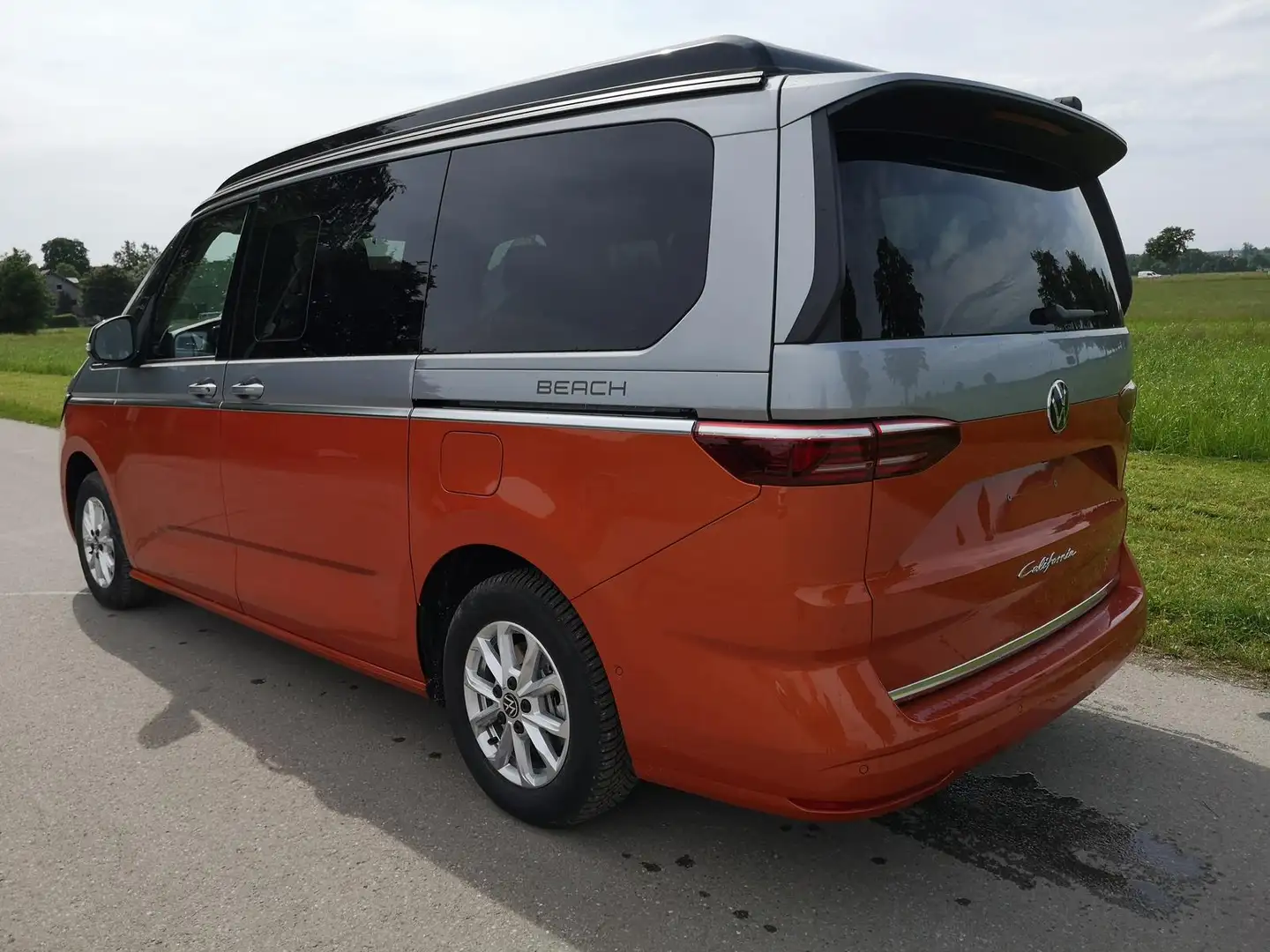 Volkswagen T7 California T7 2.0TDI DSG California Beach GV5 Premium+ Oranžová - 2