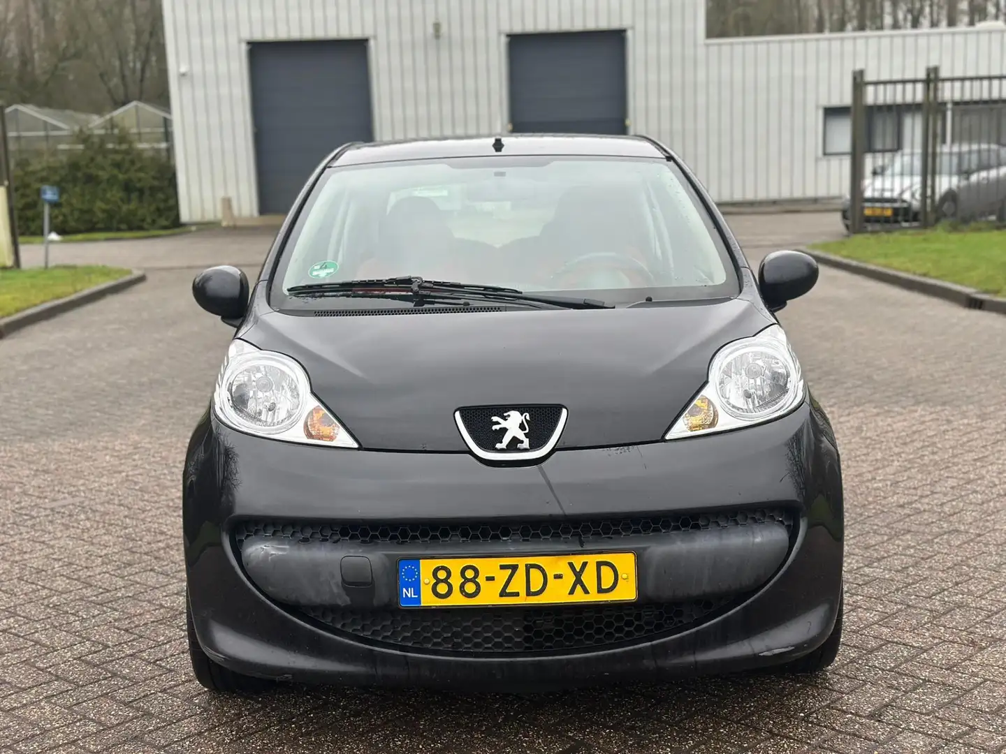 Peugeot 107 1.0-12V XS Urban Move/AIRCO/ELECRAMEN VOOR Schwarz - 2