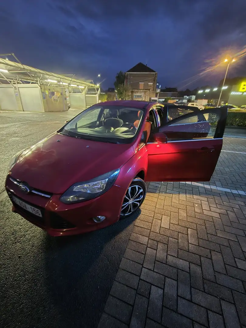 Ford Focus 1.6 TDCi ECOnetic 99g Start-Stopp-System SYNC Edit - 2