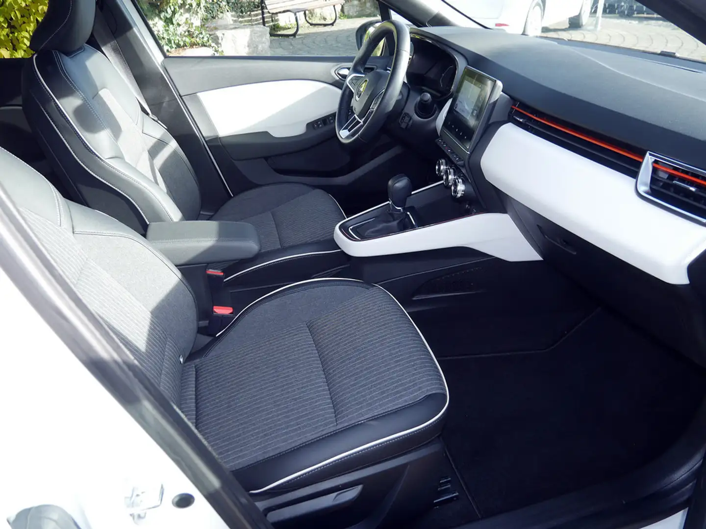 Renault Clio Techno E-Tech Hybrid SHZ NAVI LED 360° Weiß - 2