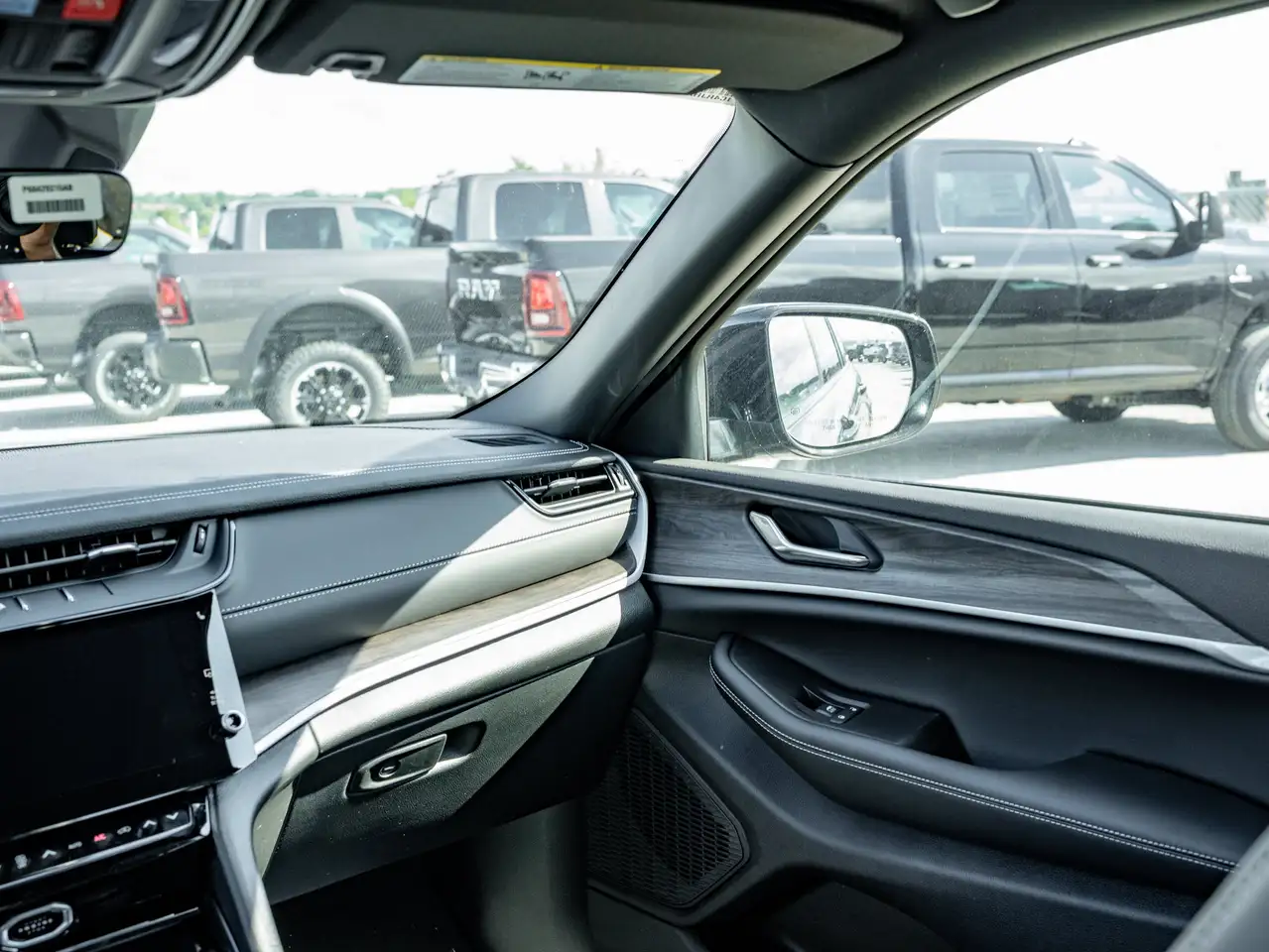 Jeep Grand Cherokee photo Jeep Grand Cherokee