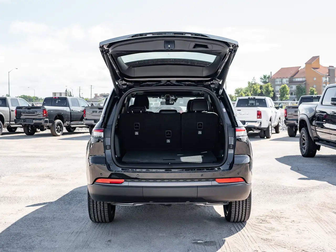 Jeep Grand Cherokee photo Jeep Grand Cherokee