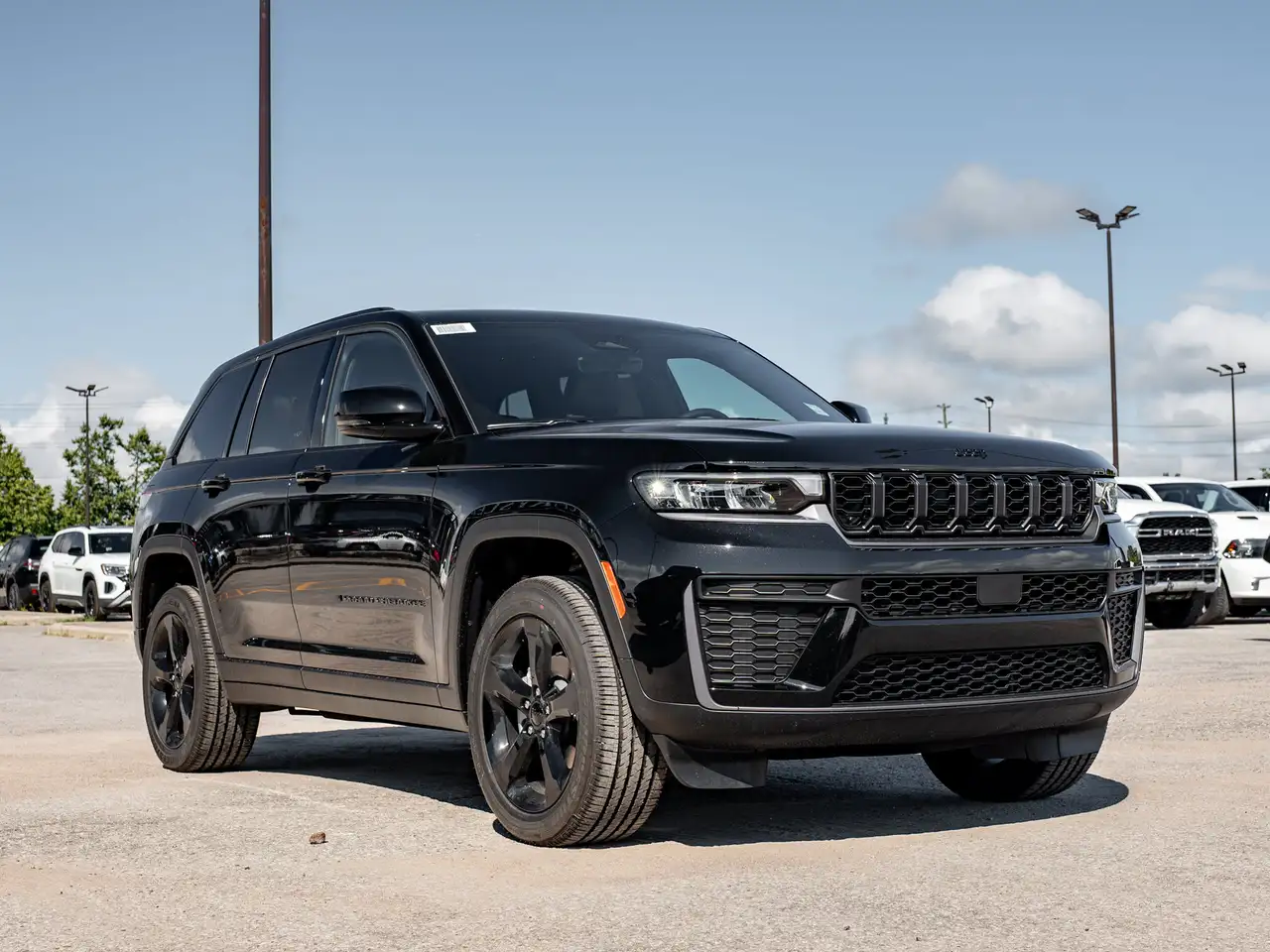 Jeep Grand Cherokee photo Jeep Grand Cherokee