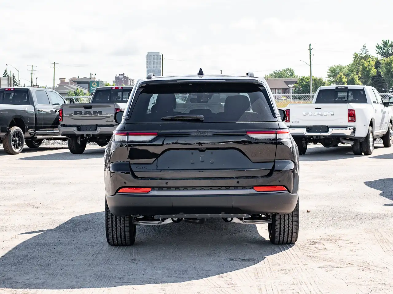 Jeep Grand Cherokee photo Jeep Grand Cherokee