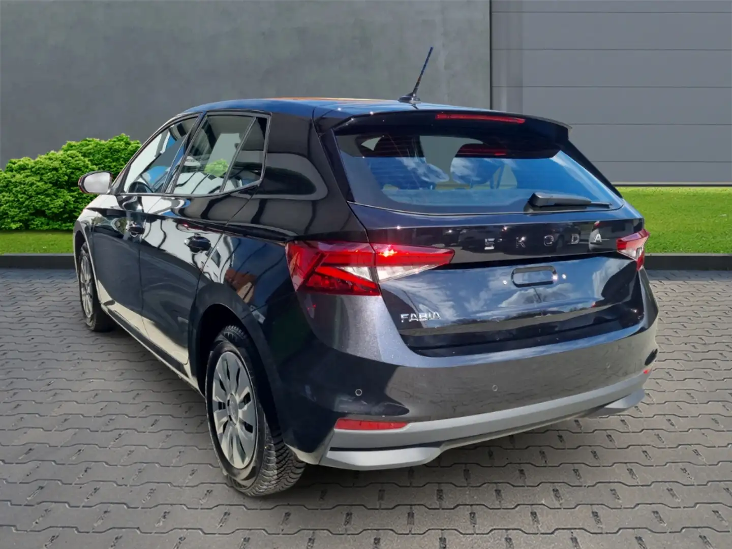 Skoda Fabia Selection 1.0 TSI+Klimaanlage+Sitzheizung+Alufelge Schwarz - 2