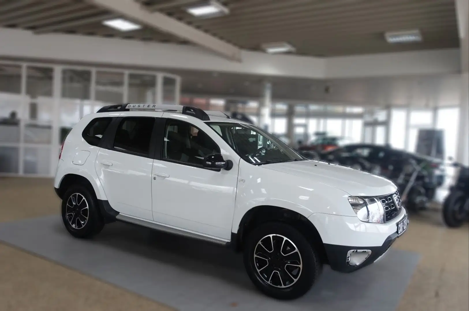 Dacia Duster SCe 115 4x2;NAV KLIMA PDC GRA AHK GJR EU6 Weiß - 2