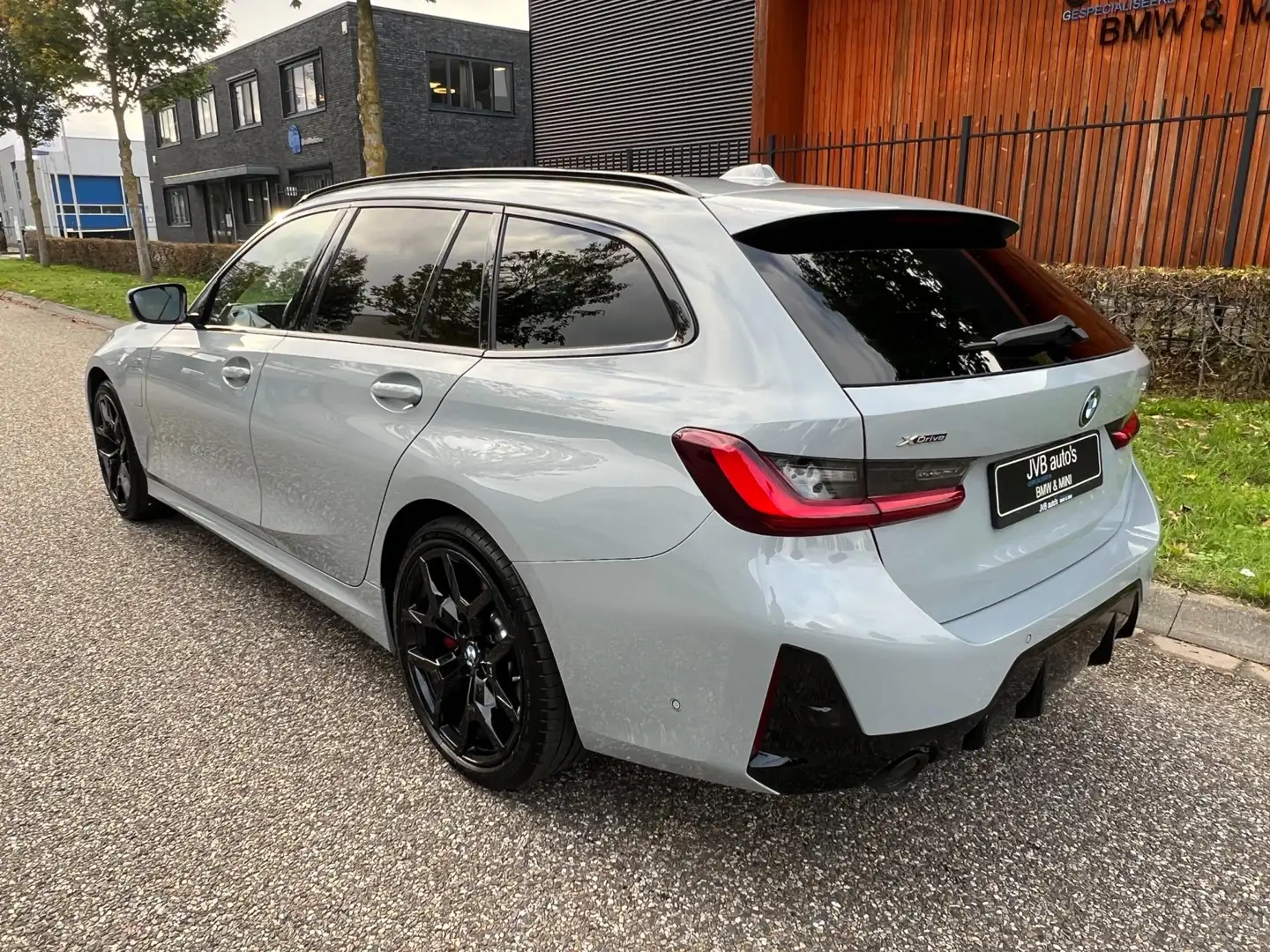 BMW 330 3-serie Touring 330e xDrive Lci M-Sport pro, M-sto Grau - 2