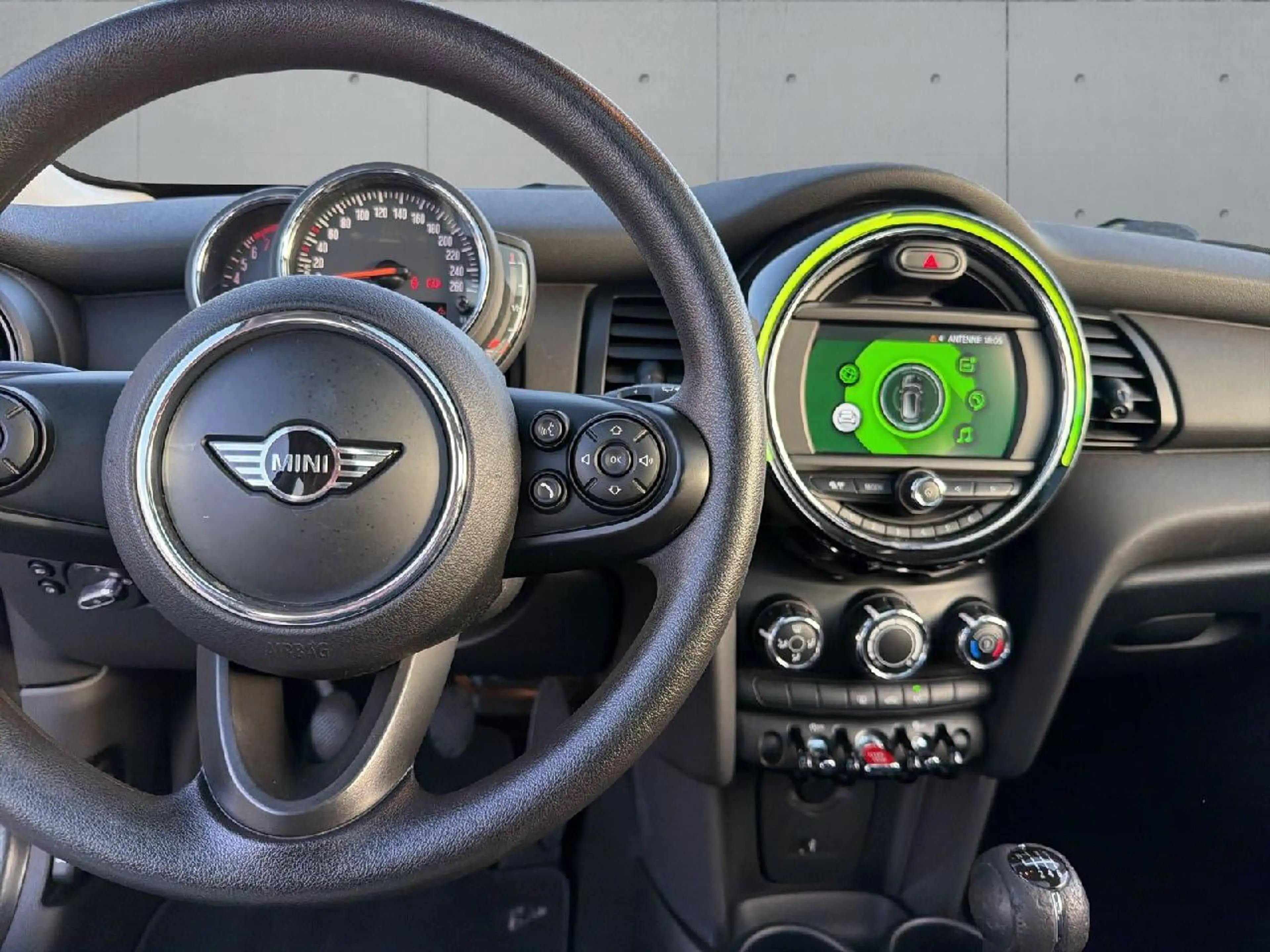 MINI One One — photo 12