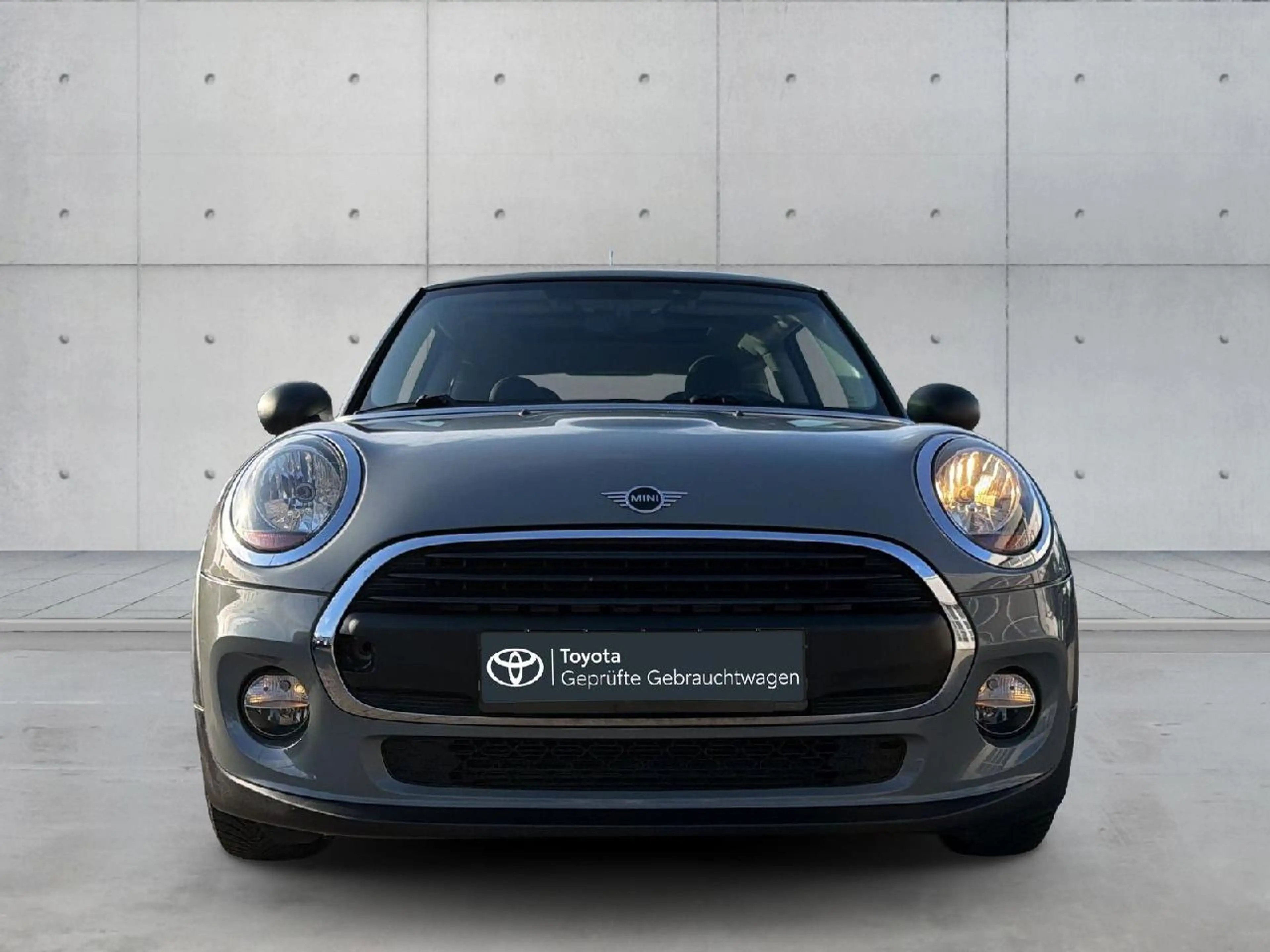 MINI One One — photo 6