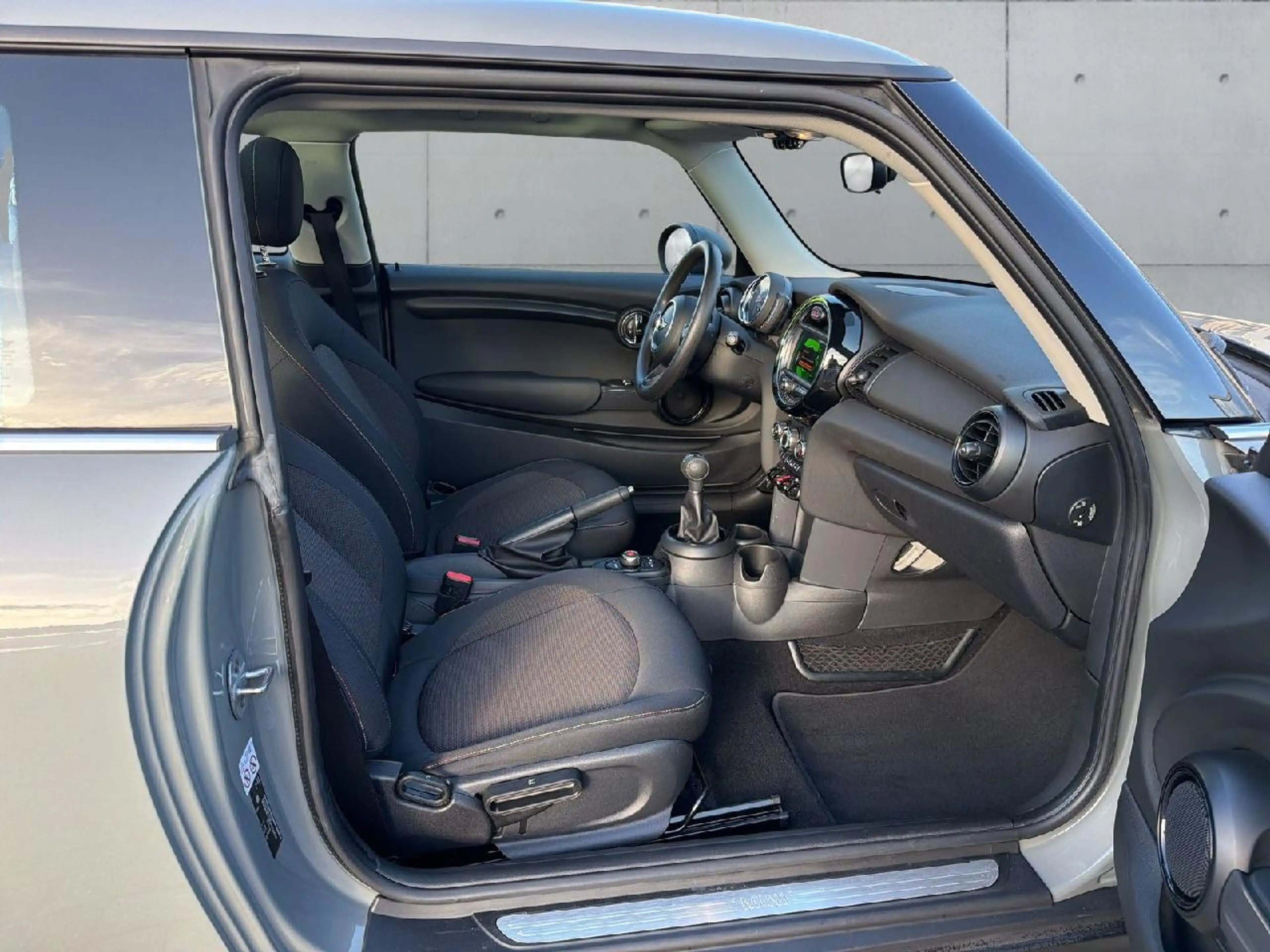 MINI One One — photo 10