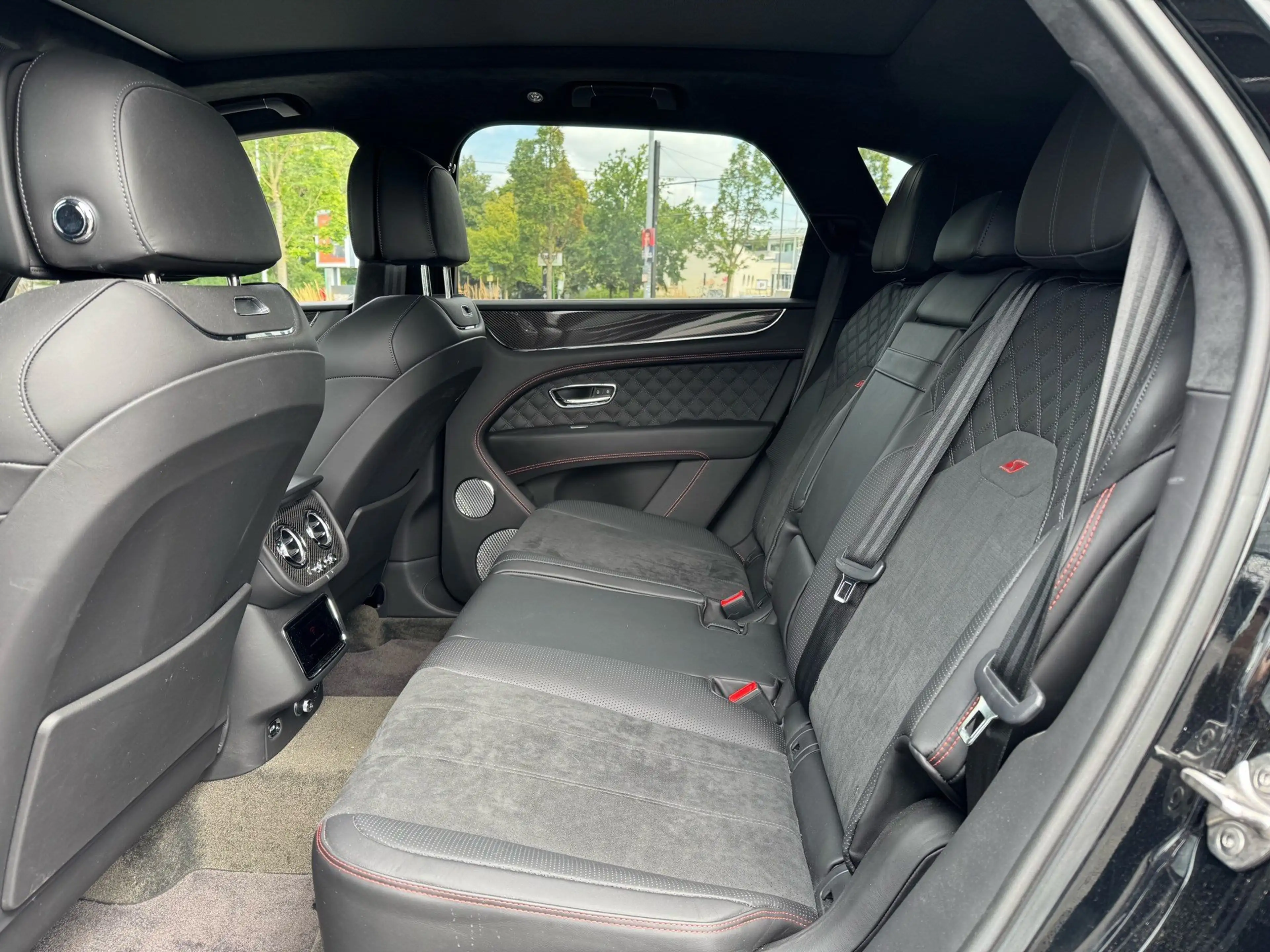 Bentley Bentayga V8S *NAIM*MwSt. ausw.*Standhzg* — photo 15