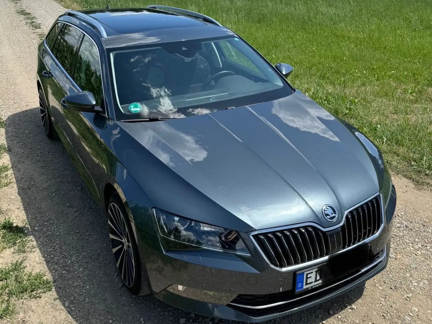 Skoda Superb Superb III Combi Diesel Combi 2.0 TDI 4x4 Style Grau - 1