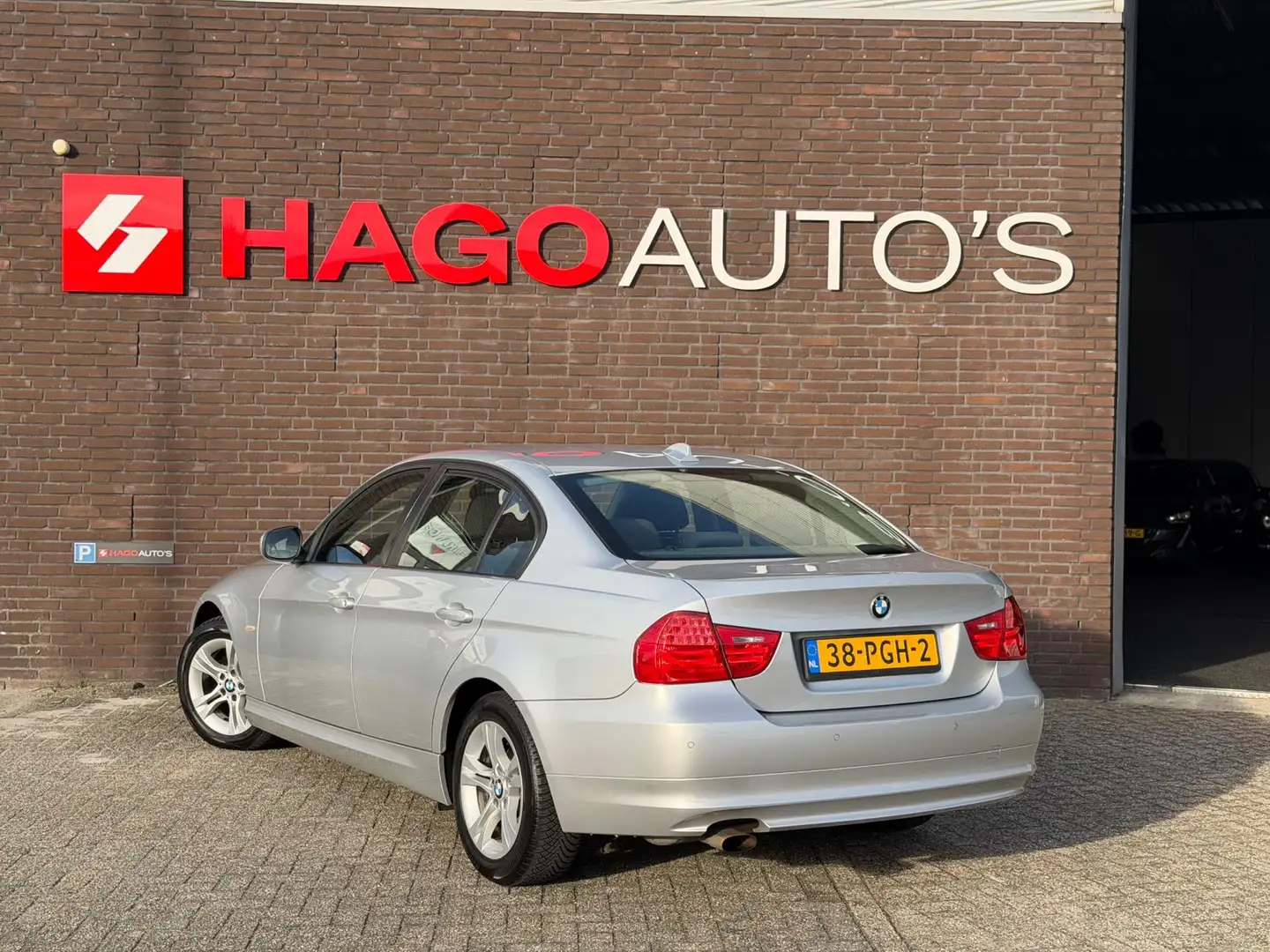 BMW 318 3-serie 318i Business Line 2e Eig | Bi-Xenon | Nav Grau - 2