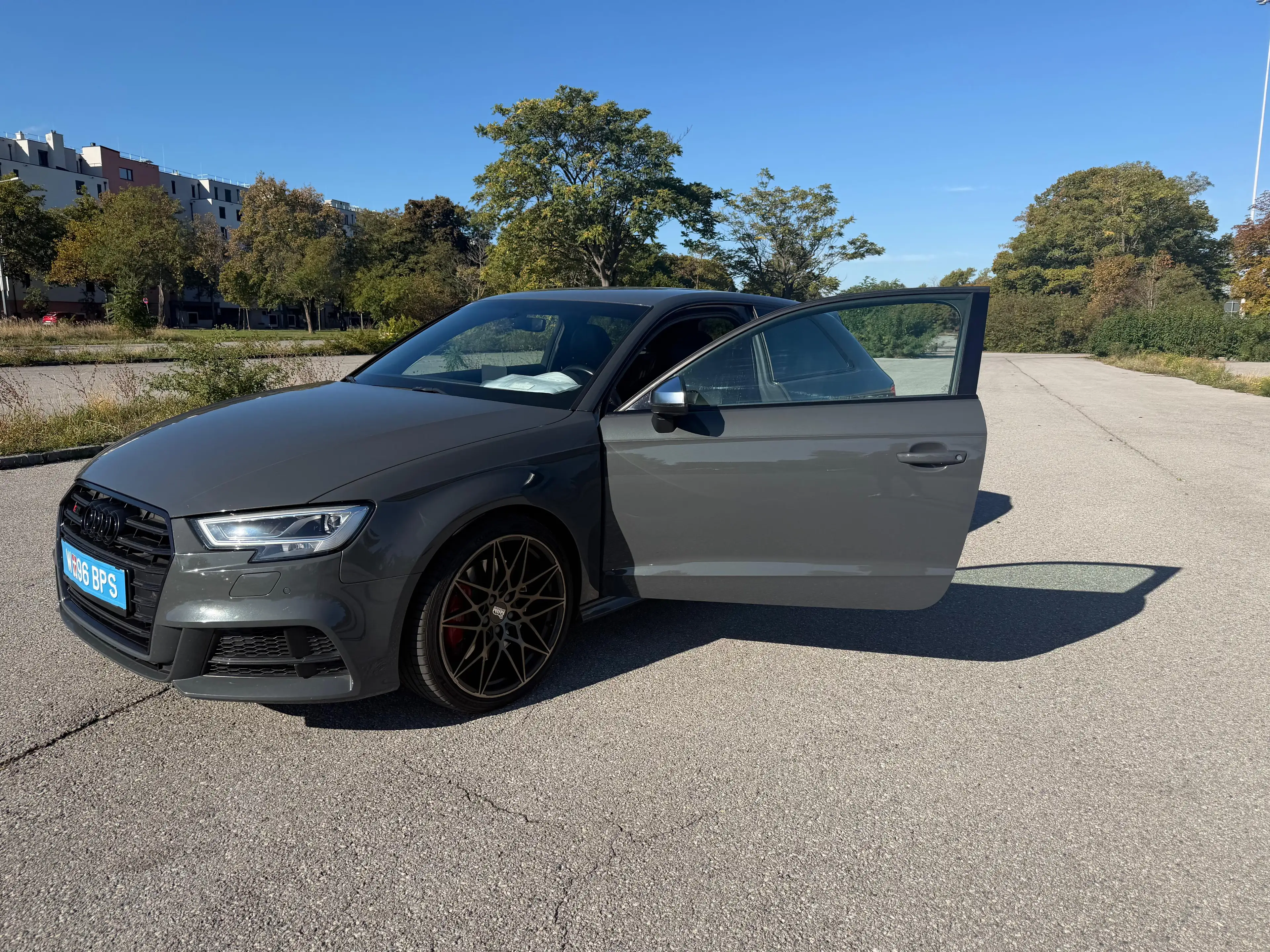 Audi S3 2.0 TFSI quattro — photo 2
