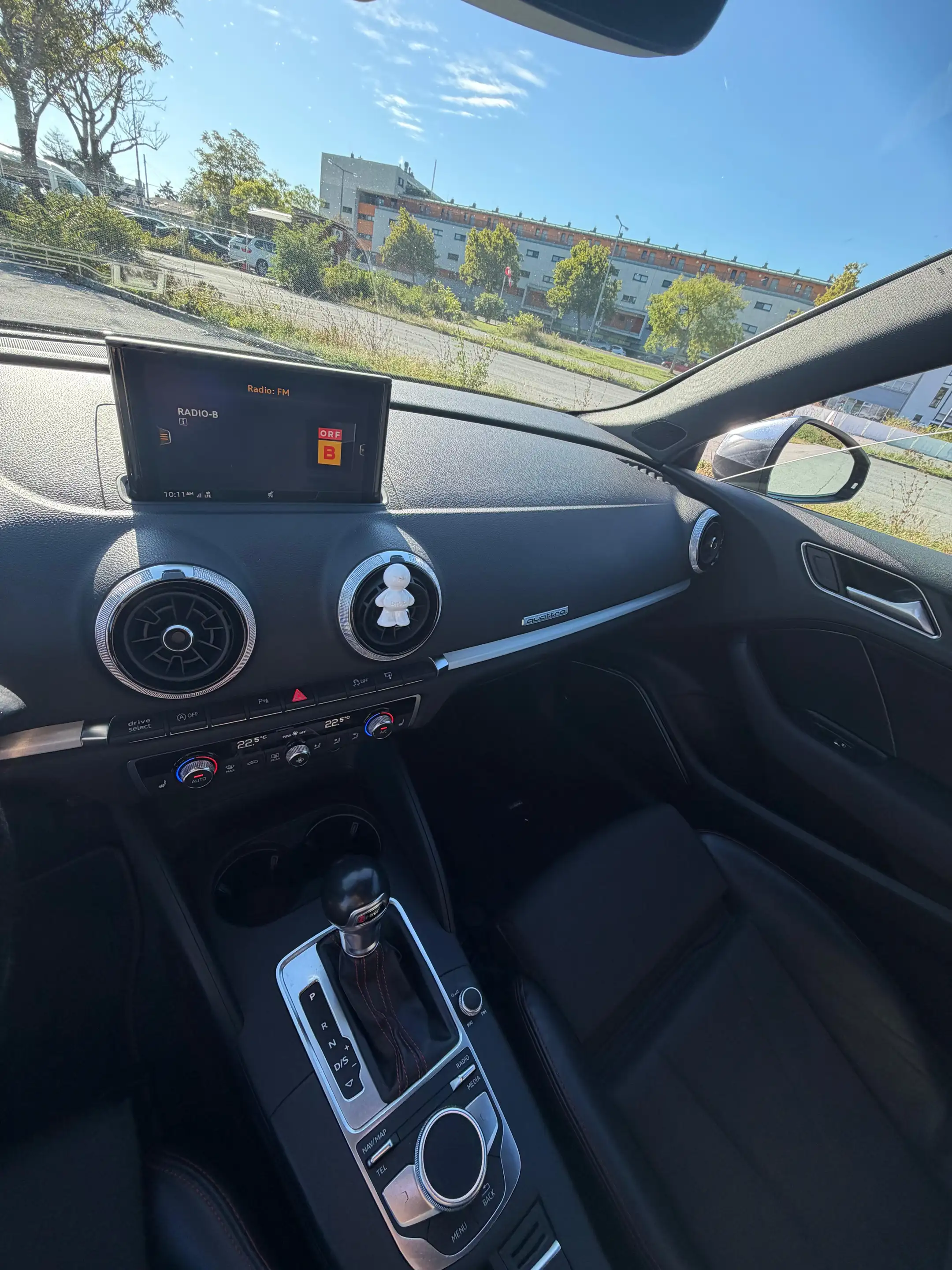 Audi S3 2.0 TFSI quattro — photo 12