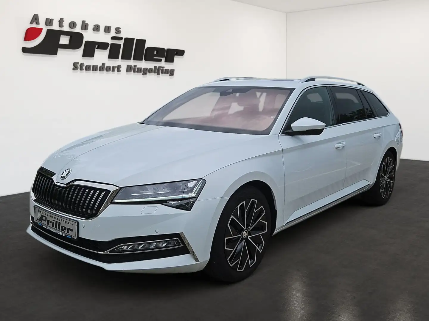 Skoda Superb Combi 2.0 TDI DSG L&K 4x4/LED/ACC/PGSD/ Weiß - 1