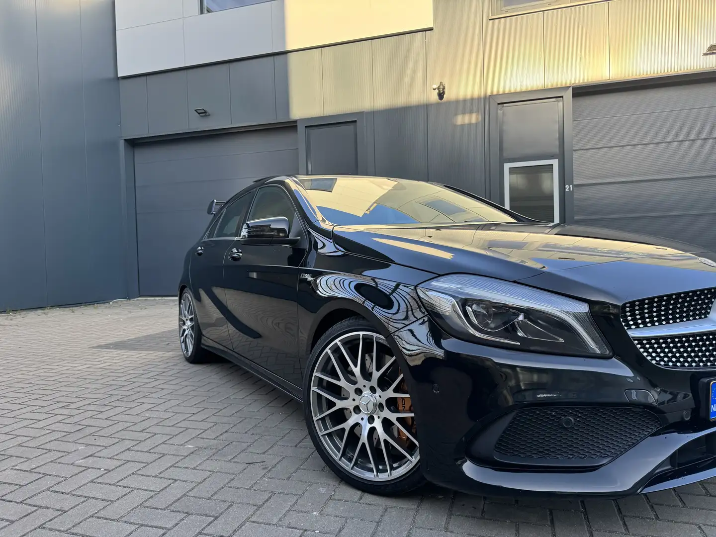Mercedes-Benz A 250 4M. Prestige Black - 2