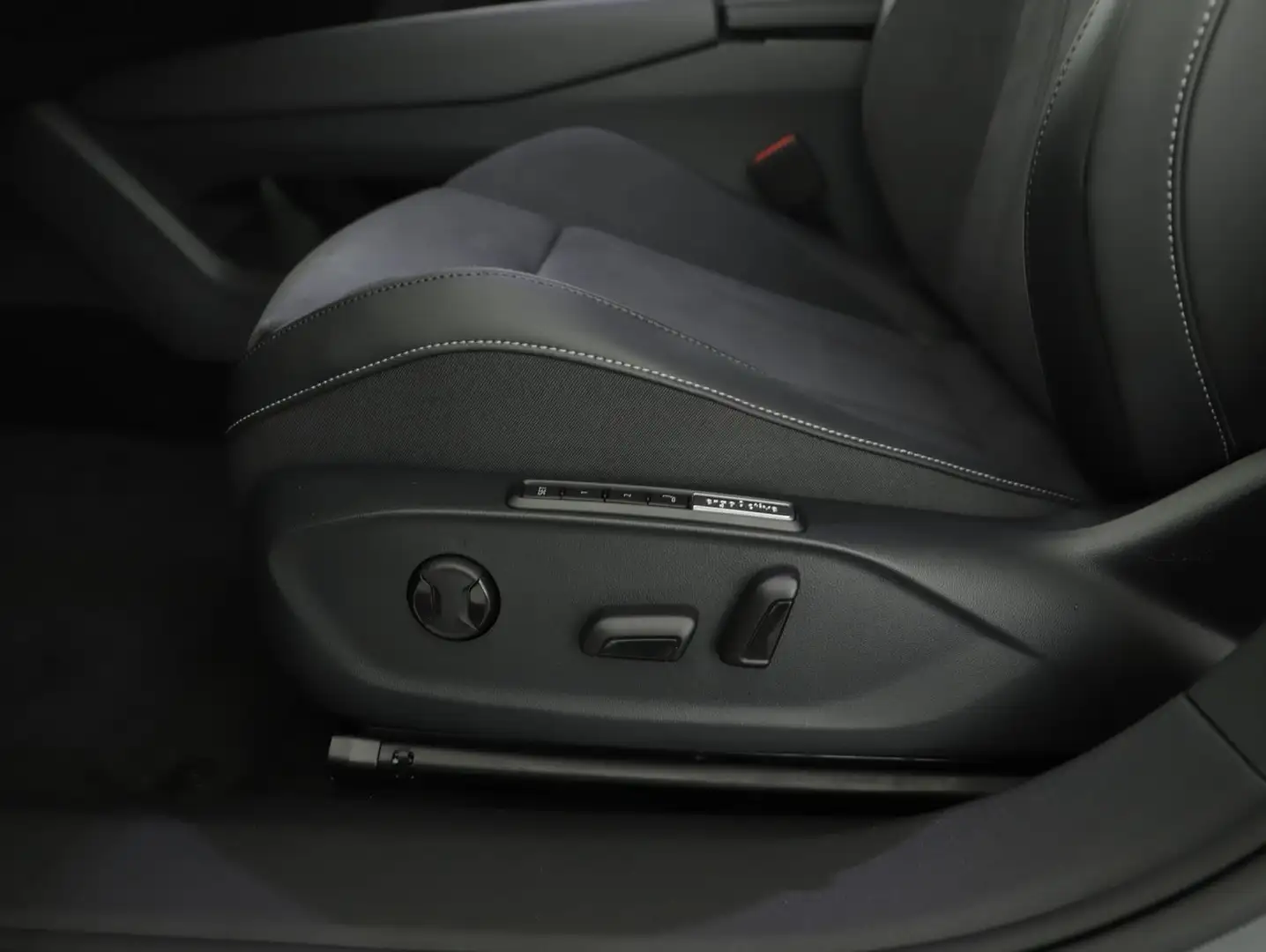 Volkswagen ID.7 Tourer Pro 210 kW Business Grau - 2