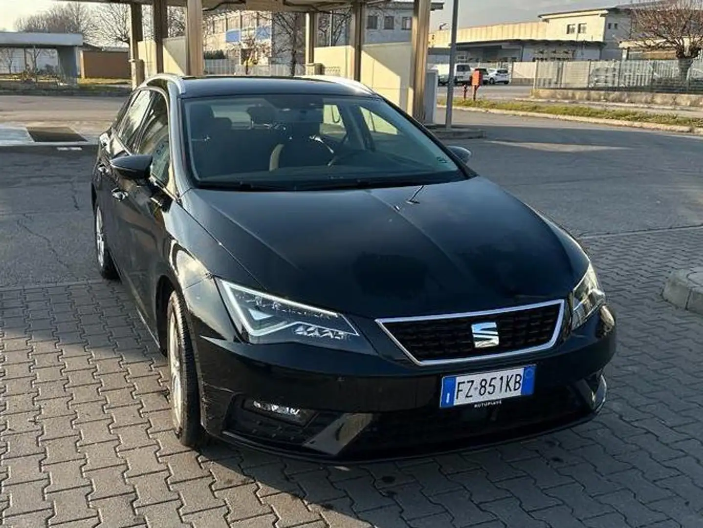 SEAT Leon Leon ST 1.6 tdi FR sport-DSG Nero - 1