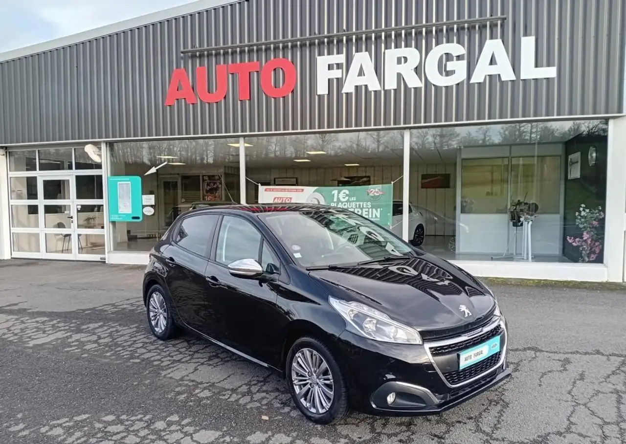 Peugeot 208 PureTech 82ch S\u0026S BVM5 Signature