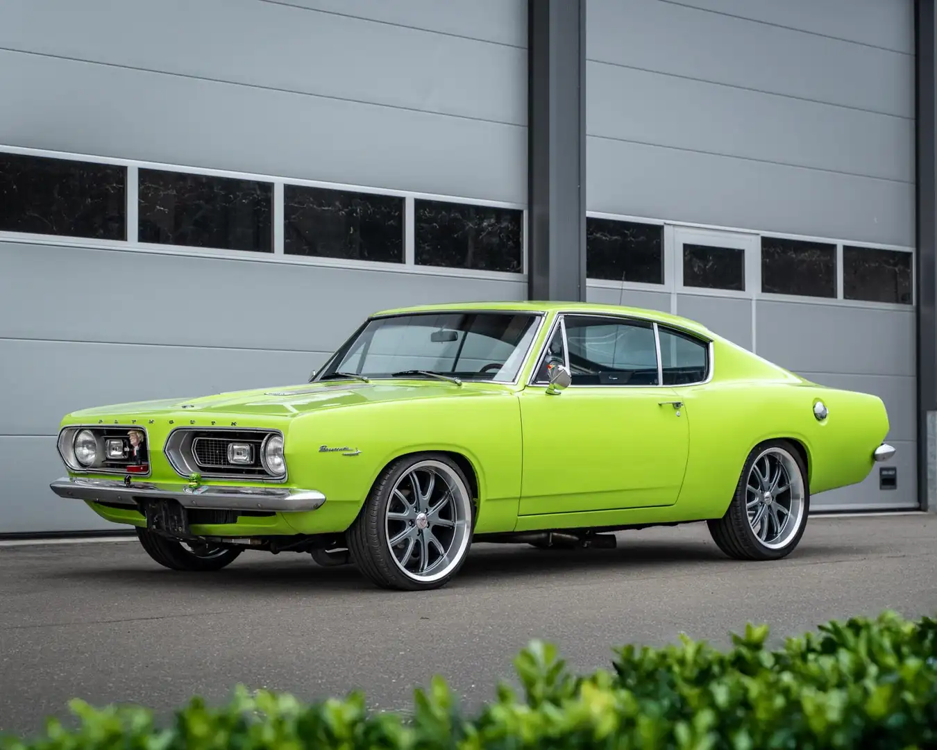 Plymouth Barracuda Sports Fastback 5.4 v8 I Uniek I Custom I Grün - 1