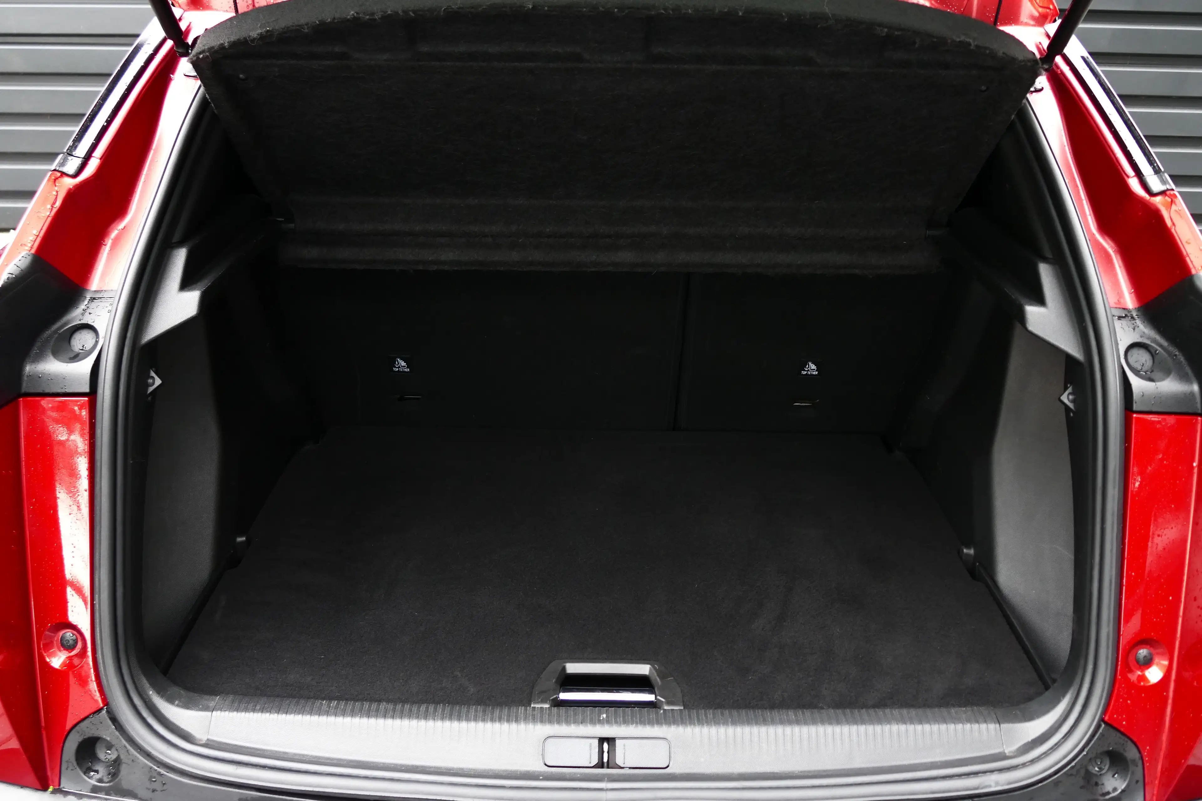 Peugeot e-2008 136PK 50KWH ALLURE PACK AUTOMAAT / CAMERA / STOELV — photo 13