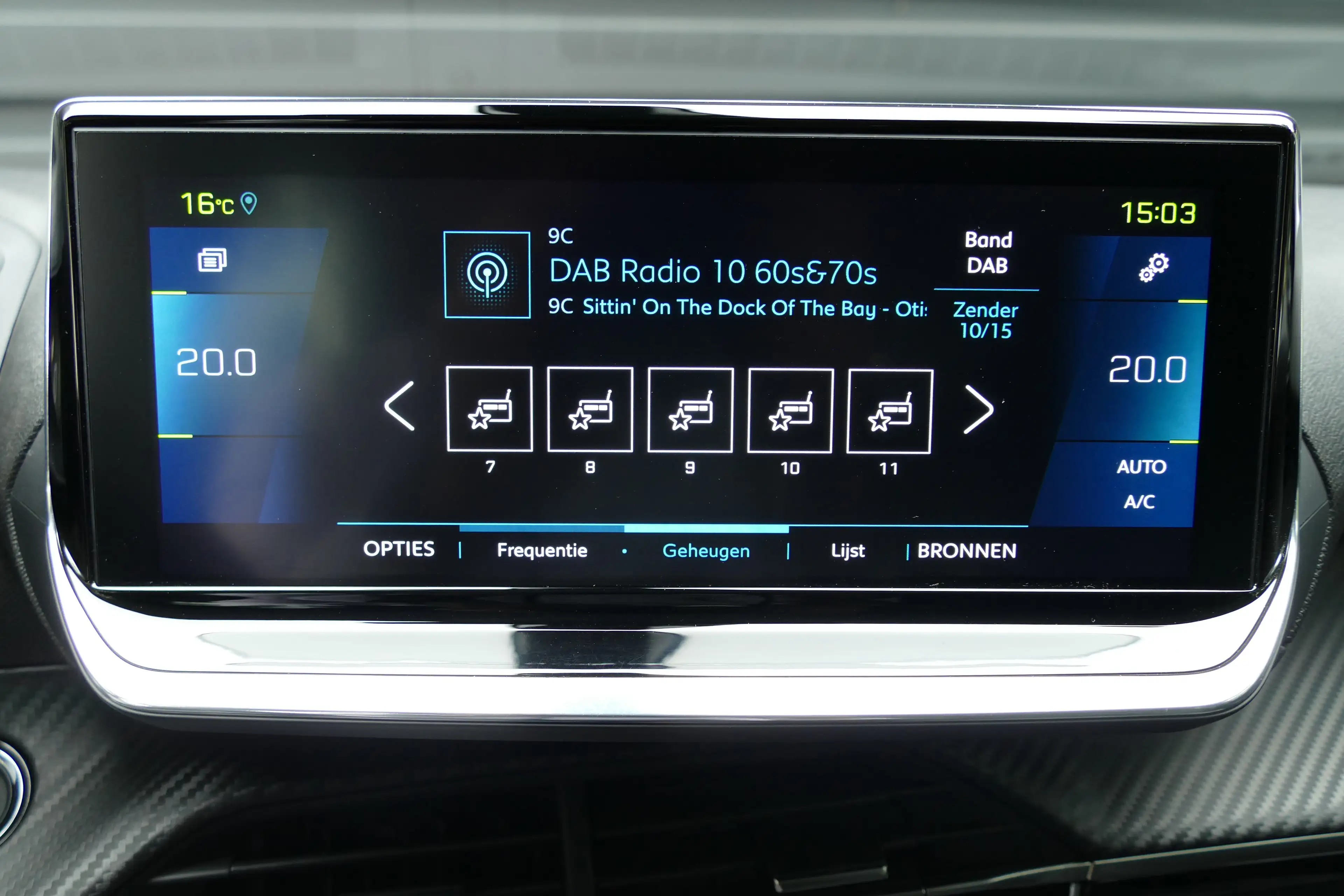 Peugeot e-2008 136PK 50KWH ALLURE PACK AUTOMAAT / CAMERA / STOELV — photo 27