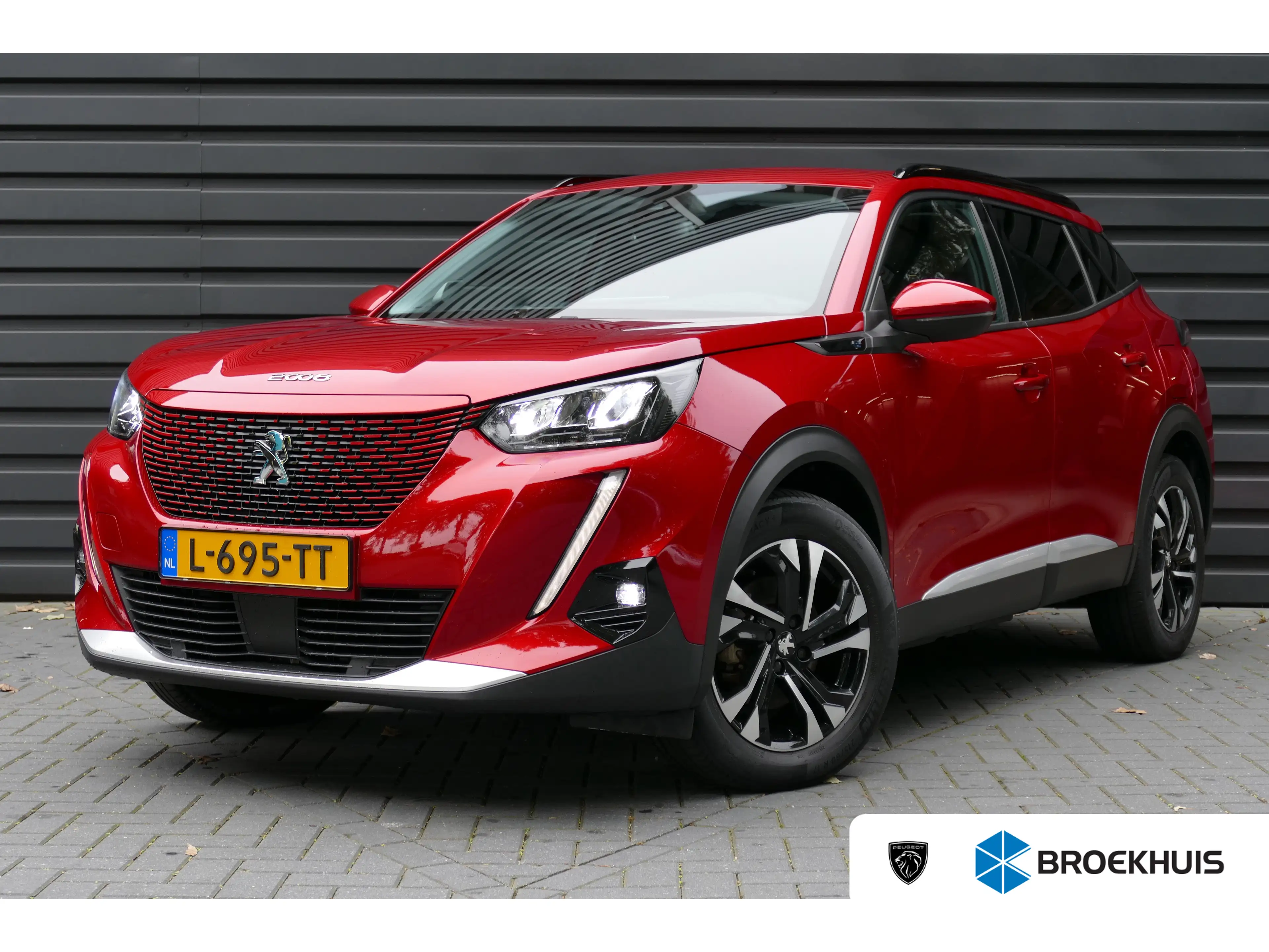 Peugeot e-2008 136PK 50KWH ALLURE PACK AUTOMAAT / CAMERA / STOELV