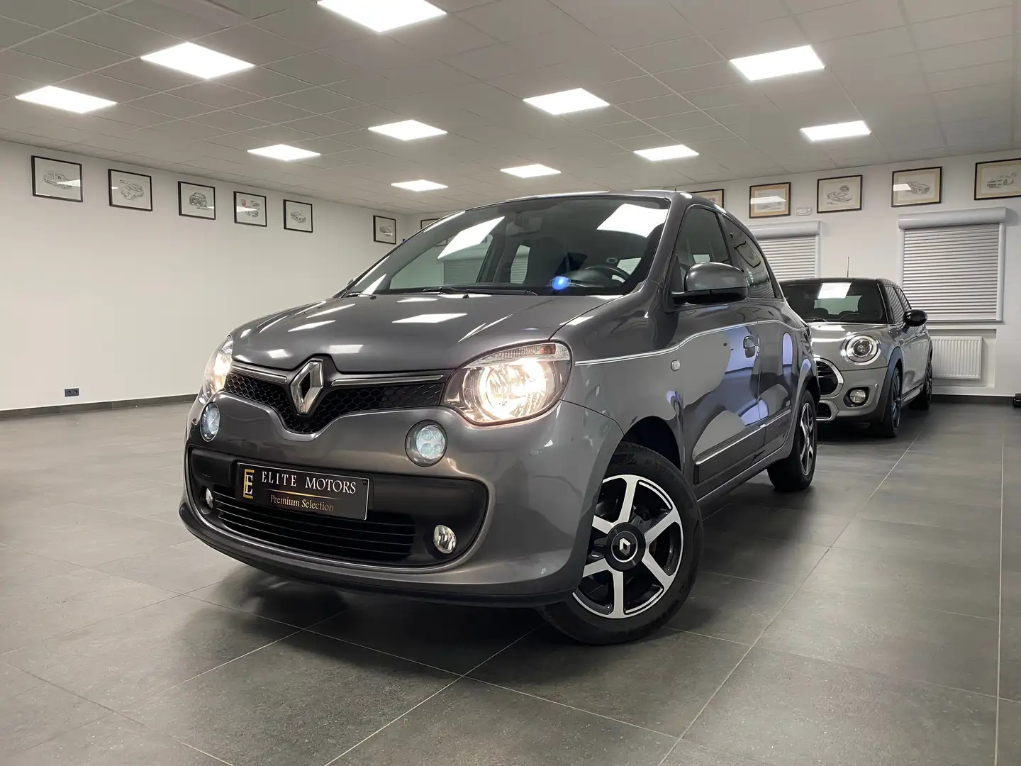 Renault Twingo Twingo 0.9 TCe ENERGY / 1erMAIN/ NAV/ CAM/ FULL Zilver - 1