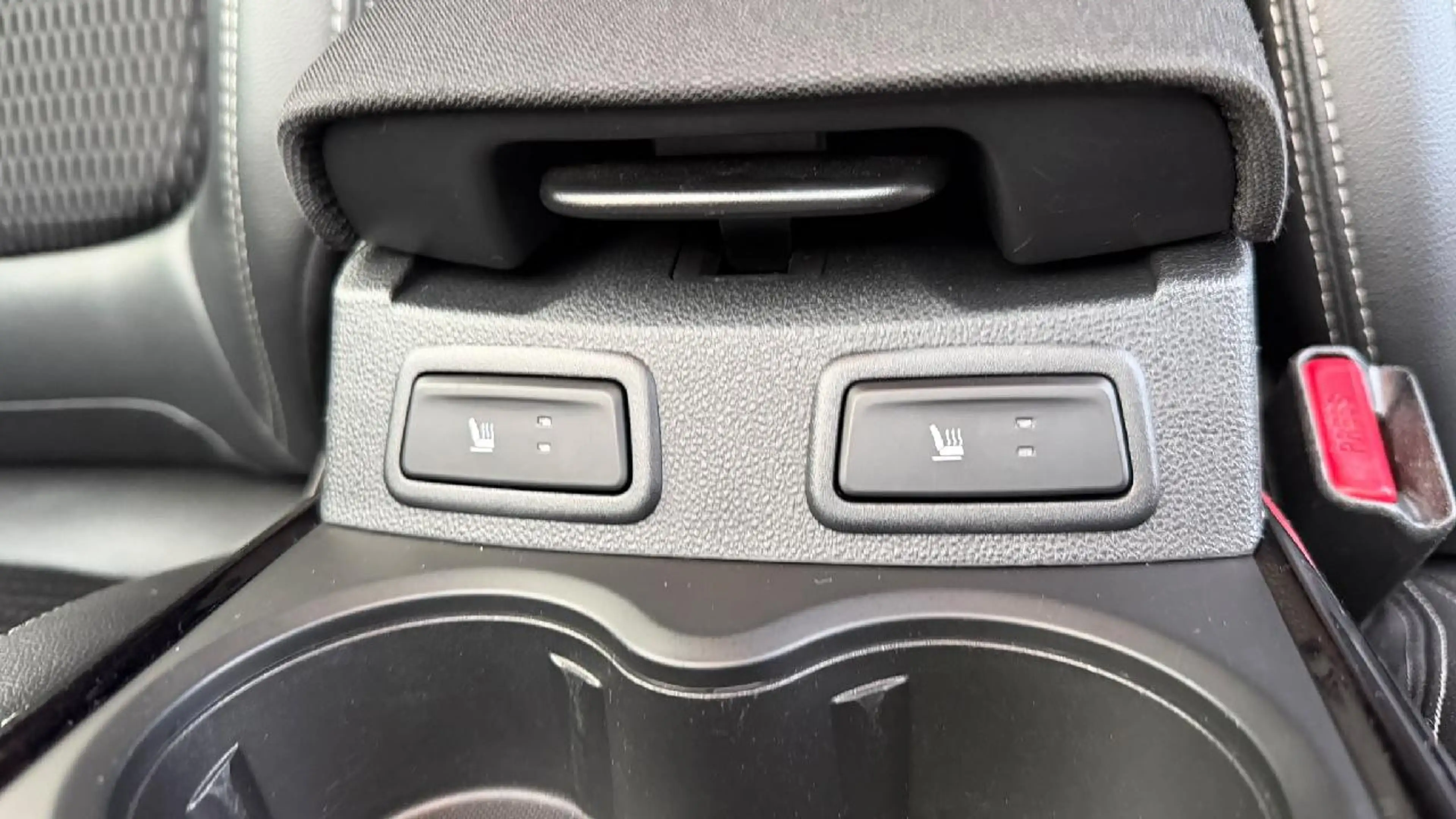 Renault Kadjar LIMITED Deluxe ENERGY TCe 130 EDC — photo 15