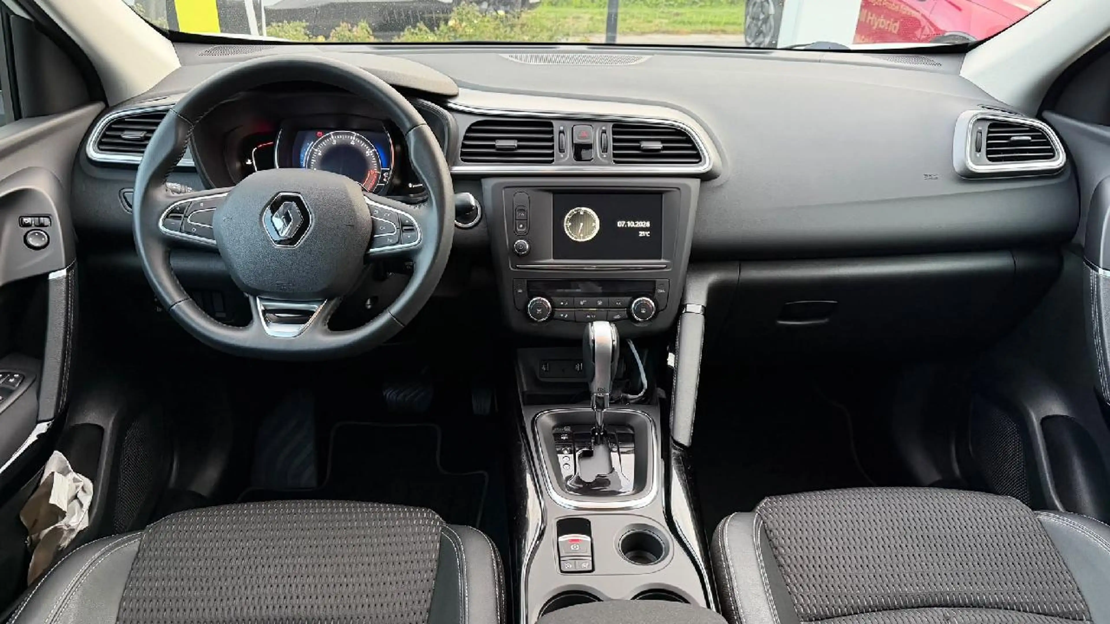Renault Kadjar LIMITED Deluxe ENERGY TCe 130 EDC — photo 10