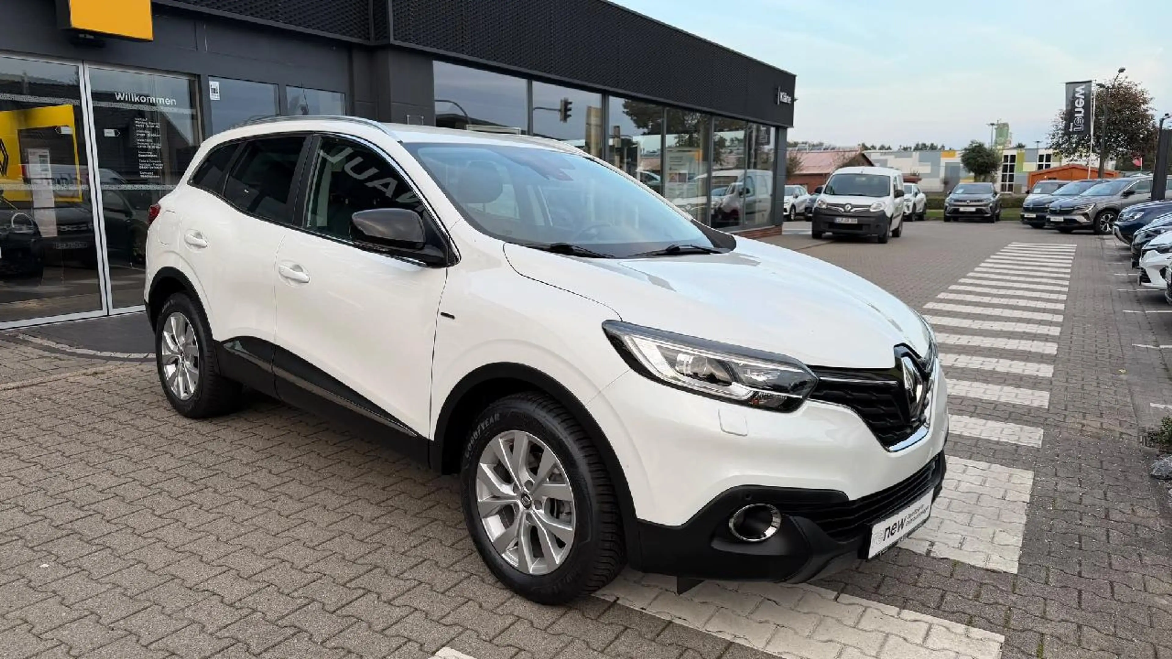 Renault Kadjar LIMITED Deluxe ENERGY TCe 130 EDC — photo 3