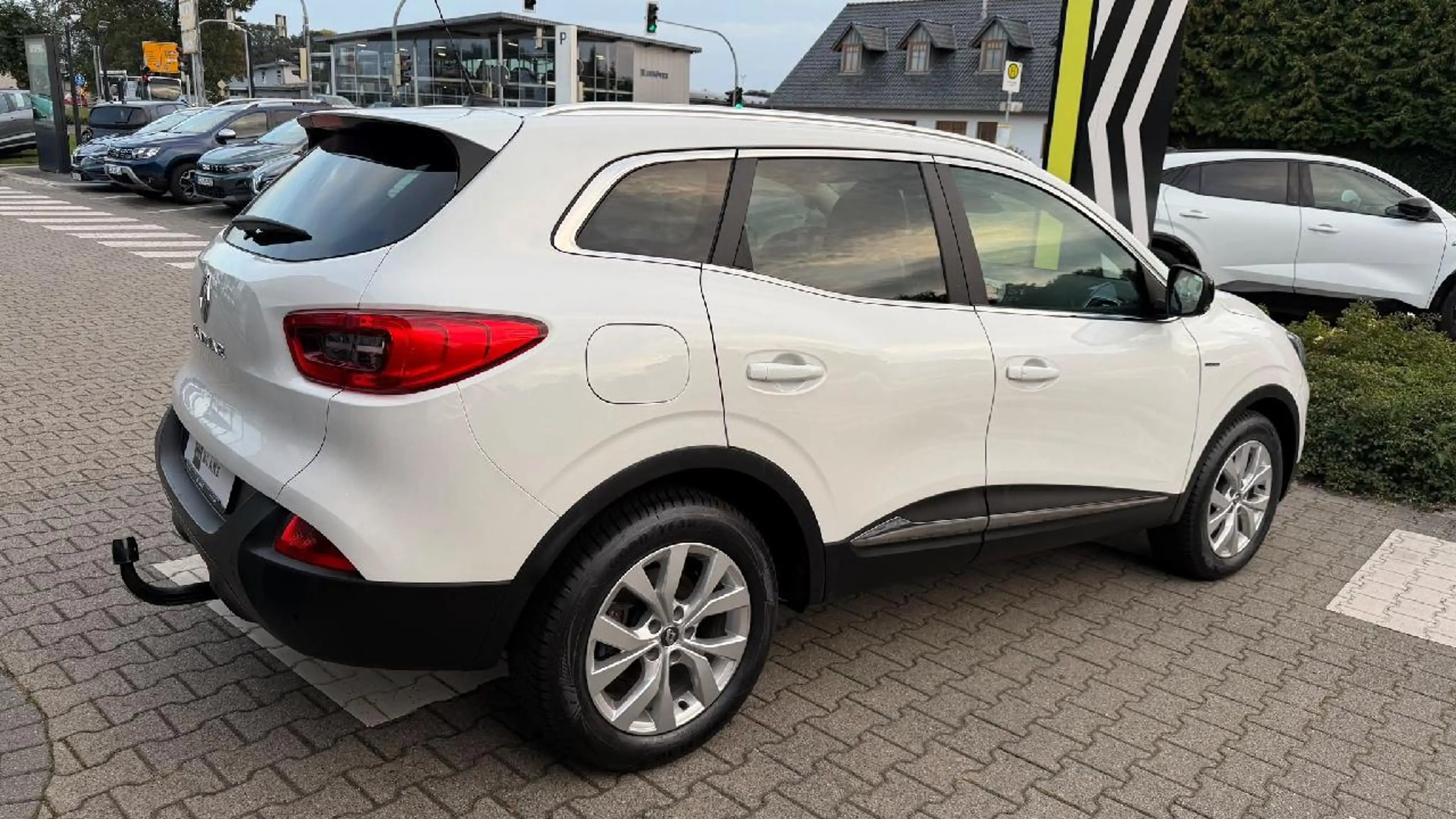 Renault Kadjar LIMITED Deluxe ENERGY TCe 130 EDC — photo 5