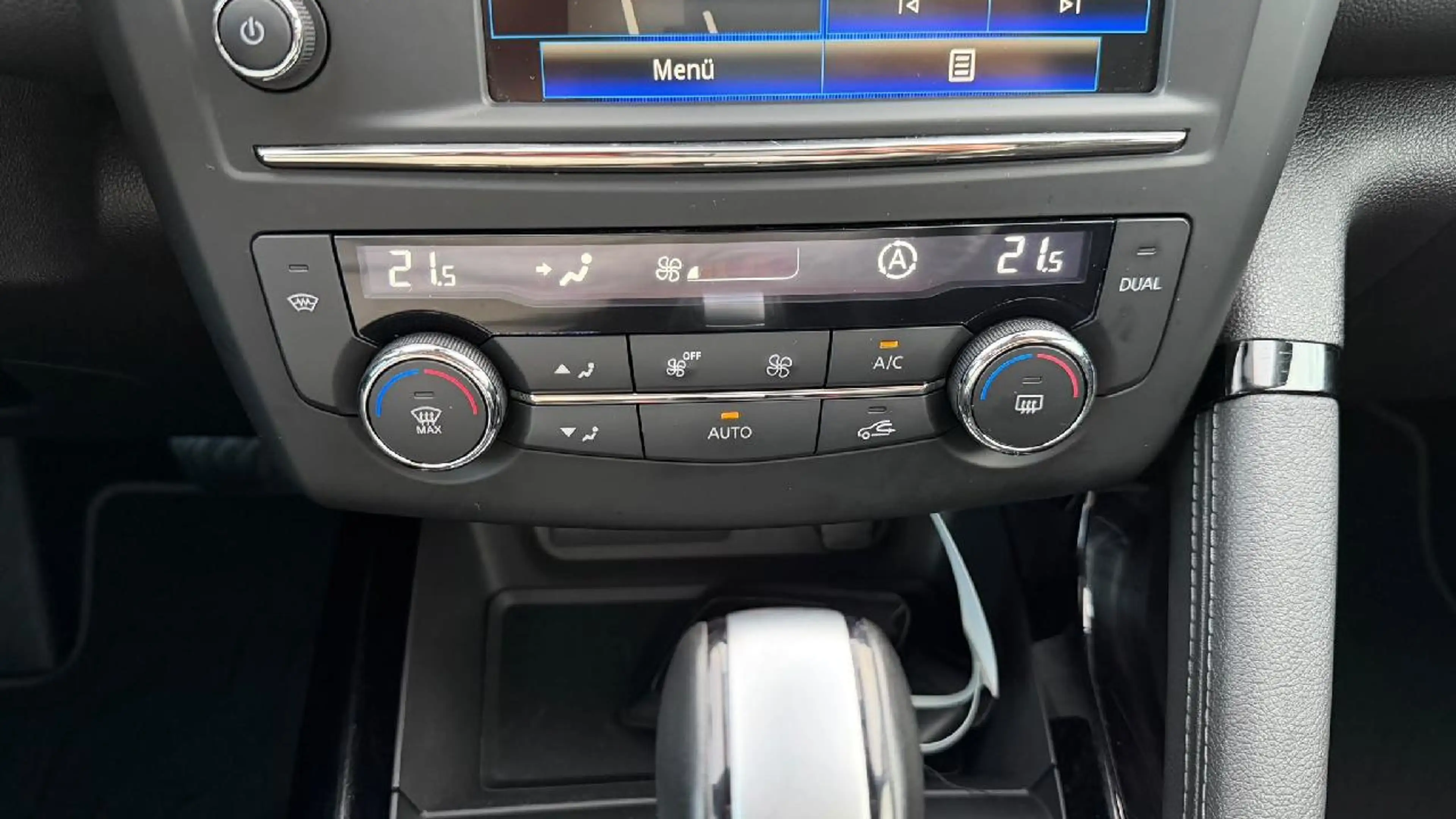 Renault Kadjar LIMITED Deluxe ENERGY TCe 130 EDC — photo 14