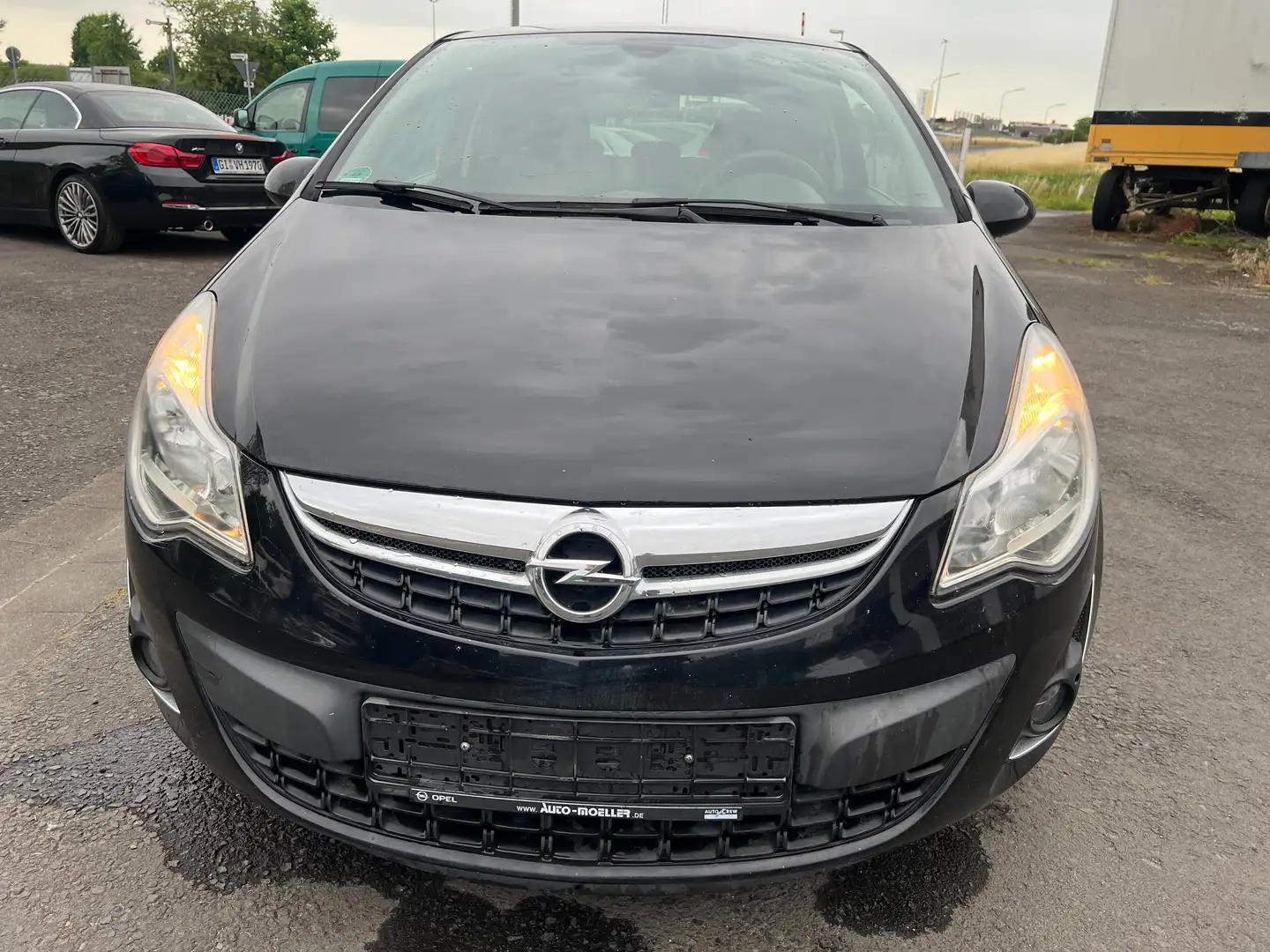 Opel Corsa Satellite Schwarz - 1
