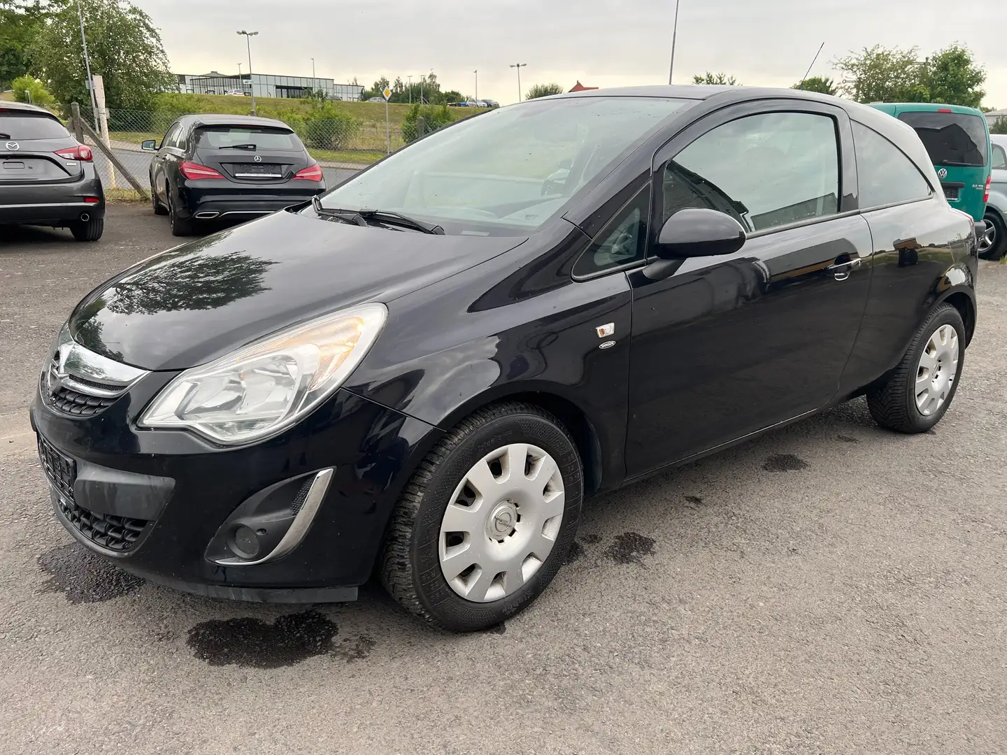 Opel Corsa Satellite Schwarz - 2