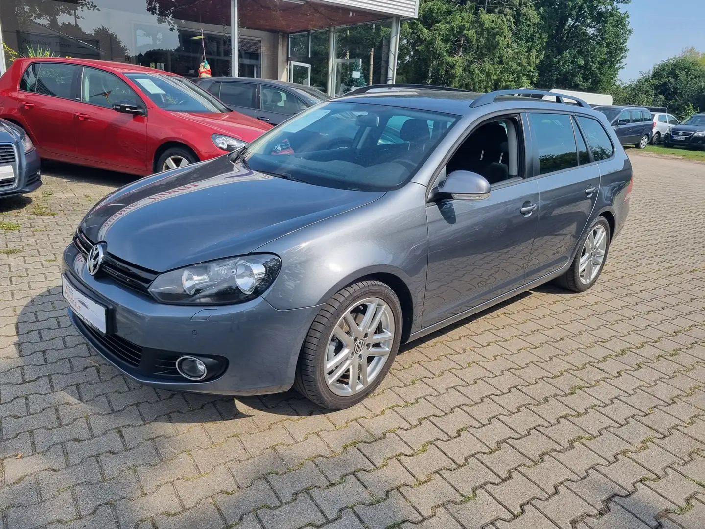 Volkswagen Golf Variant 1.2 TSI BlueMotion Technology Trendline Серый - 1