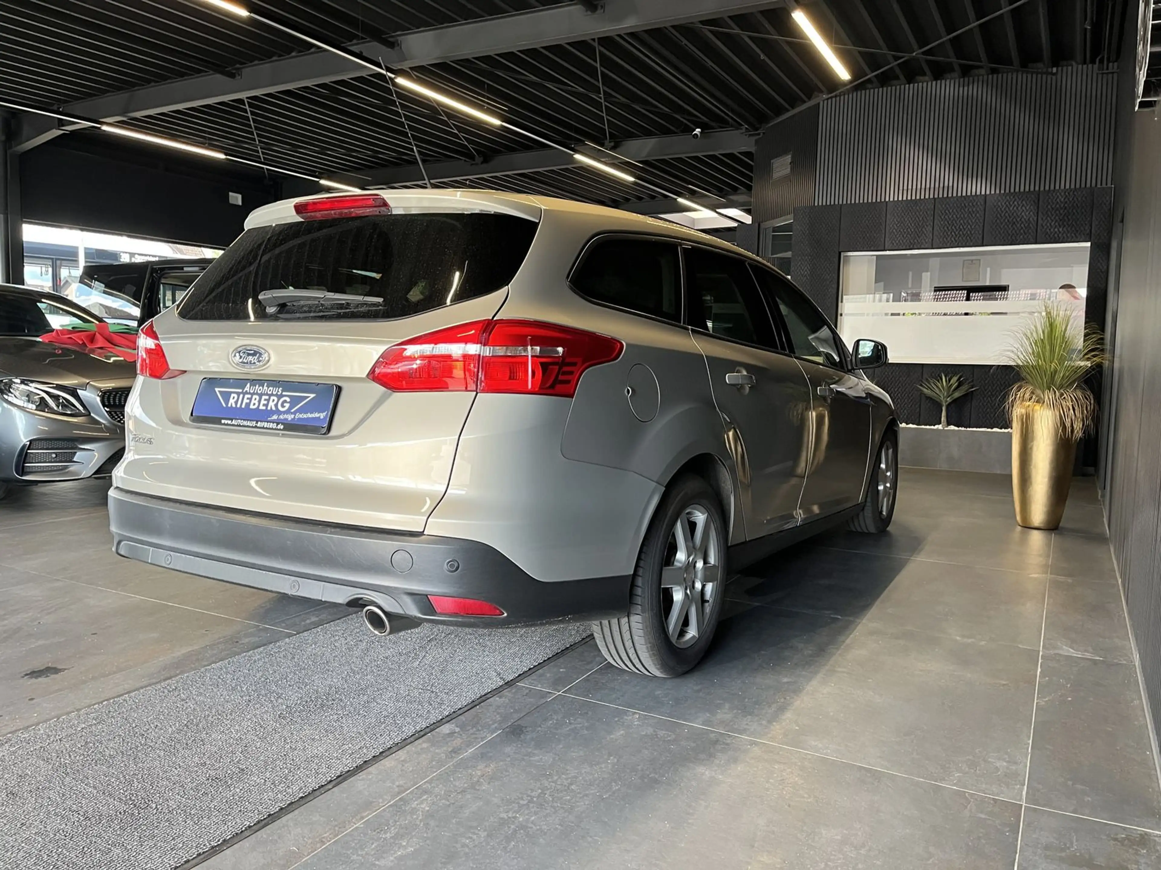 Ford Focus 2.0 TDCI Business/NAVIPOWERSHIFISOFIX/PDC/ — photo 6