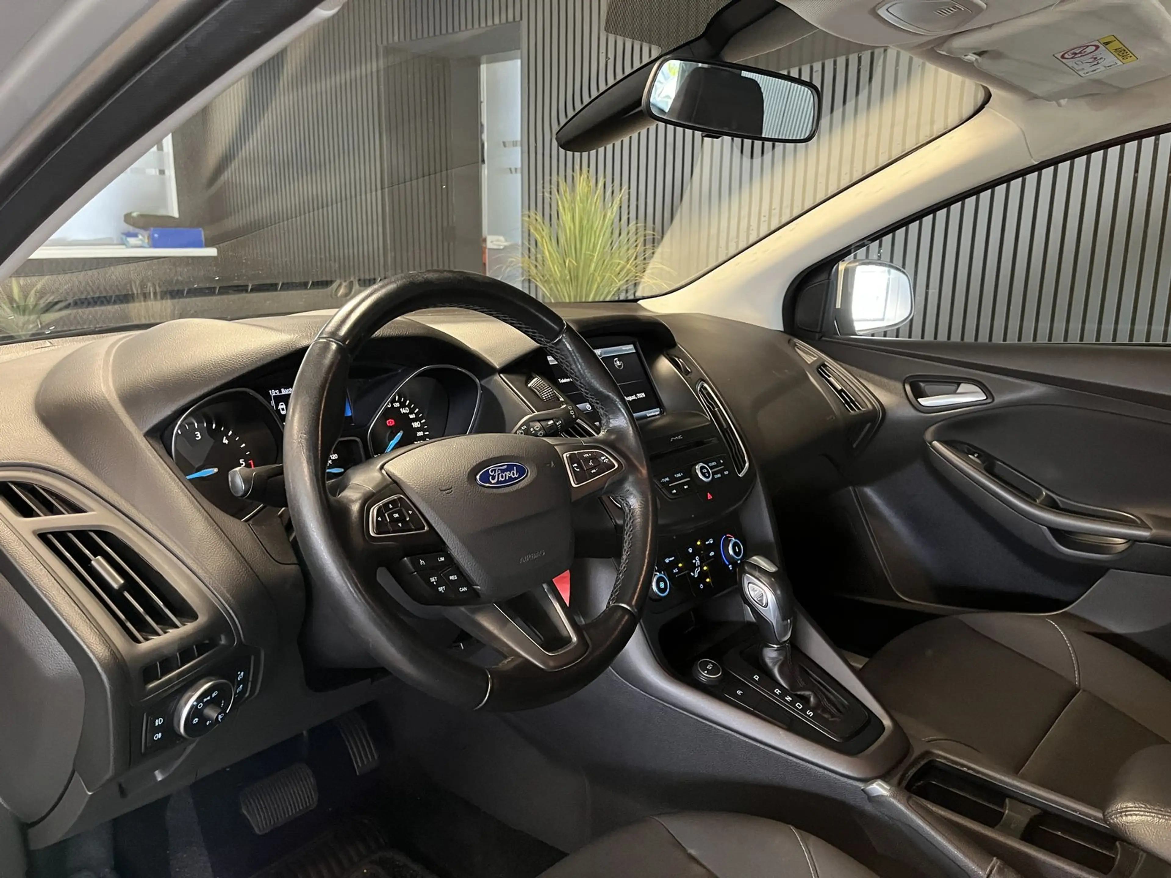 Ford Focus 2.0 TDCI Business/NAVIPOWERSHIFISOFIX/PDC/ — photo 15