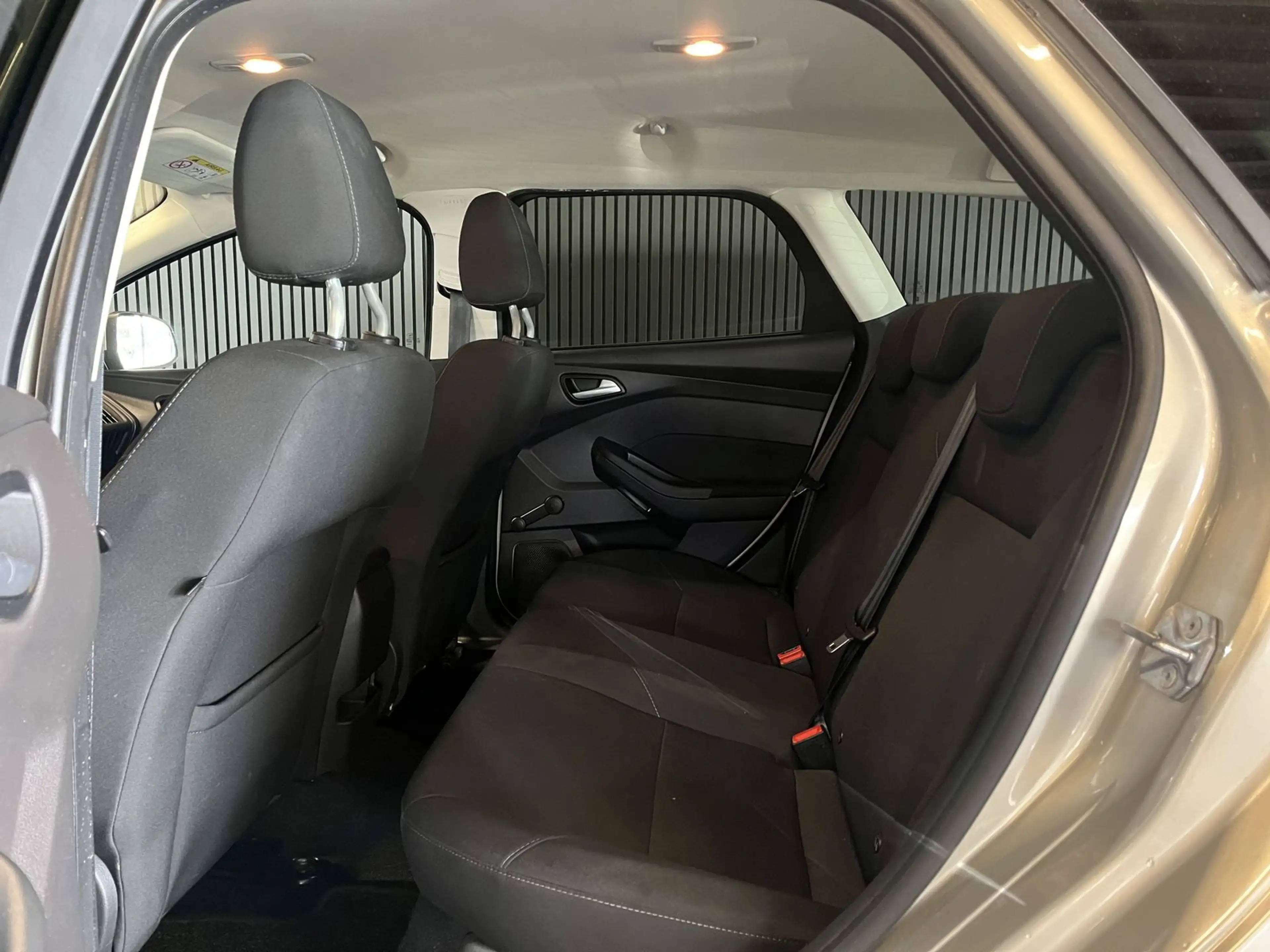 Ford Focus 2.0 TDCI Business/NAVIPOWERSHIFISOFIX/PDC/ — photo 10