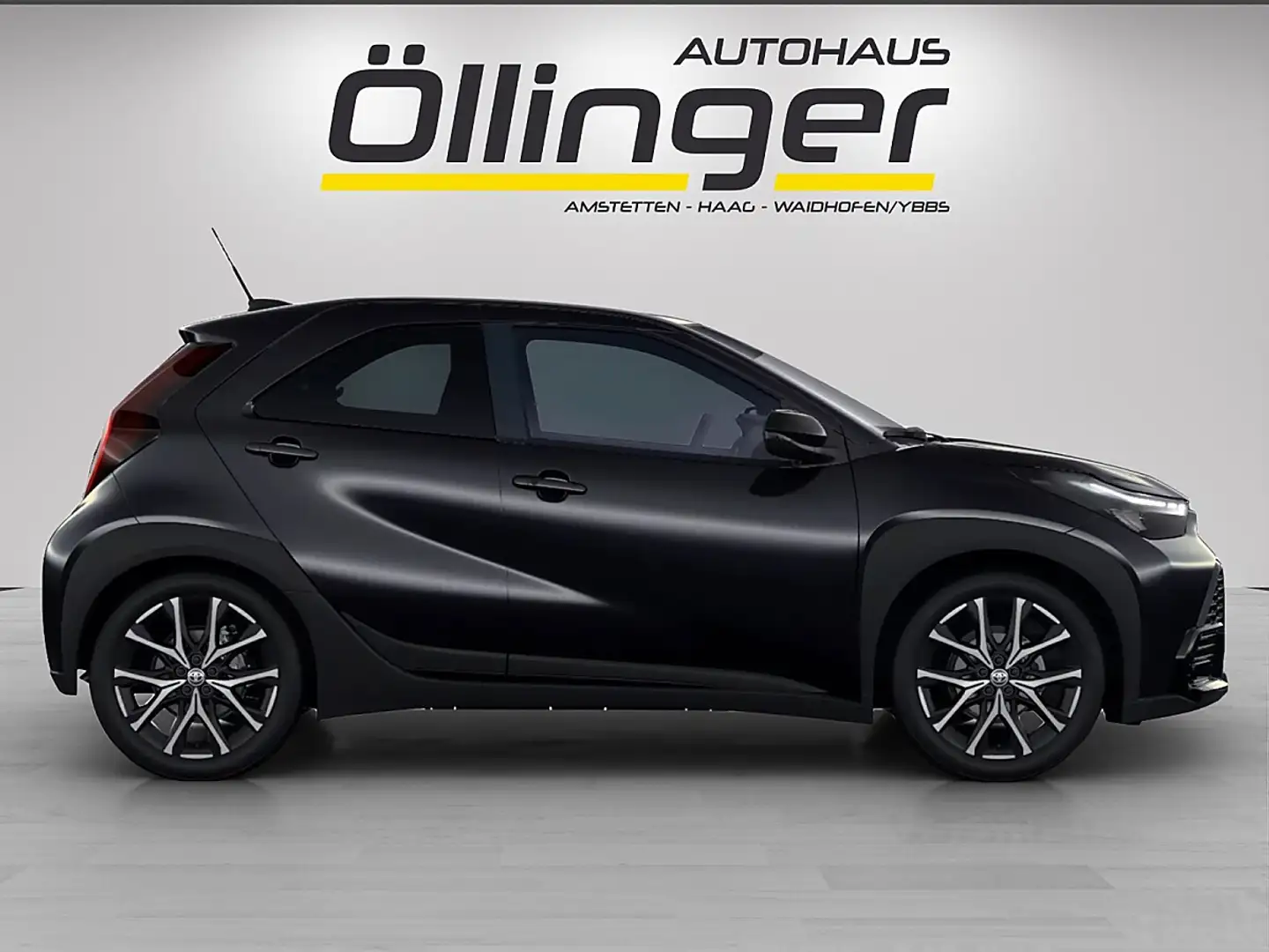 Toyota Aygo X 1,5 Hybrid GR SPORT Schwarz - 2