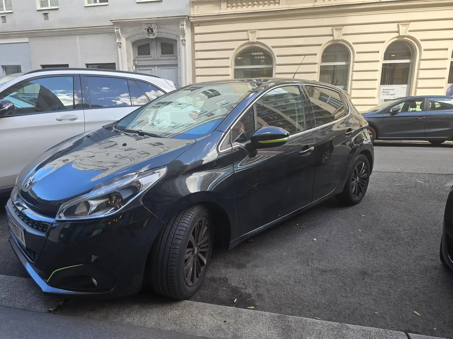 Peugeot 208 208 Active 1,6 BlueHDi 100 S Schwarz - 2