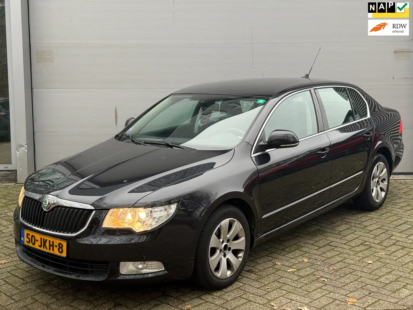 Skoda Superb 1.4 TSI Comfort l Climate l Cruise l Xenon l Schwarz - 1