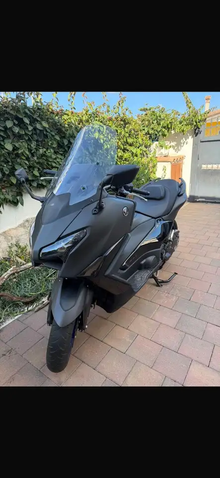 Yamaha Tmax 560