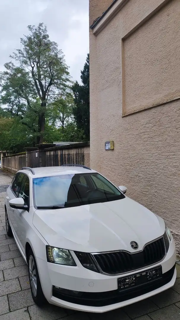 Skoda Octavia Combi Ambition Weiß - 2