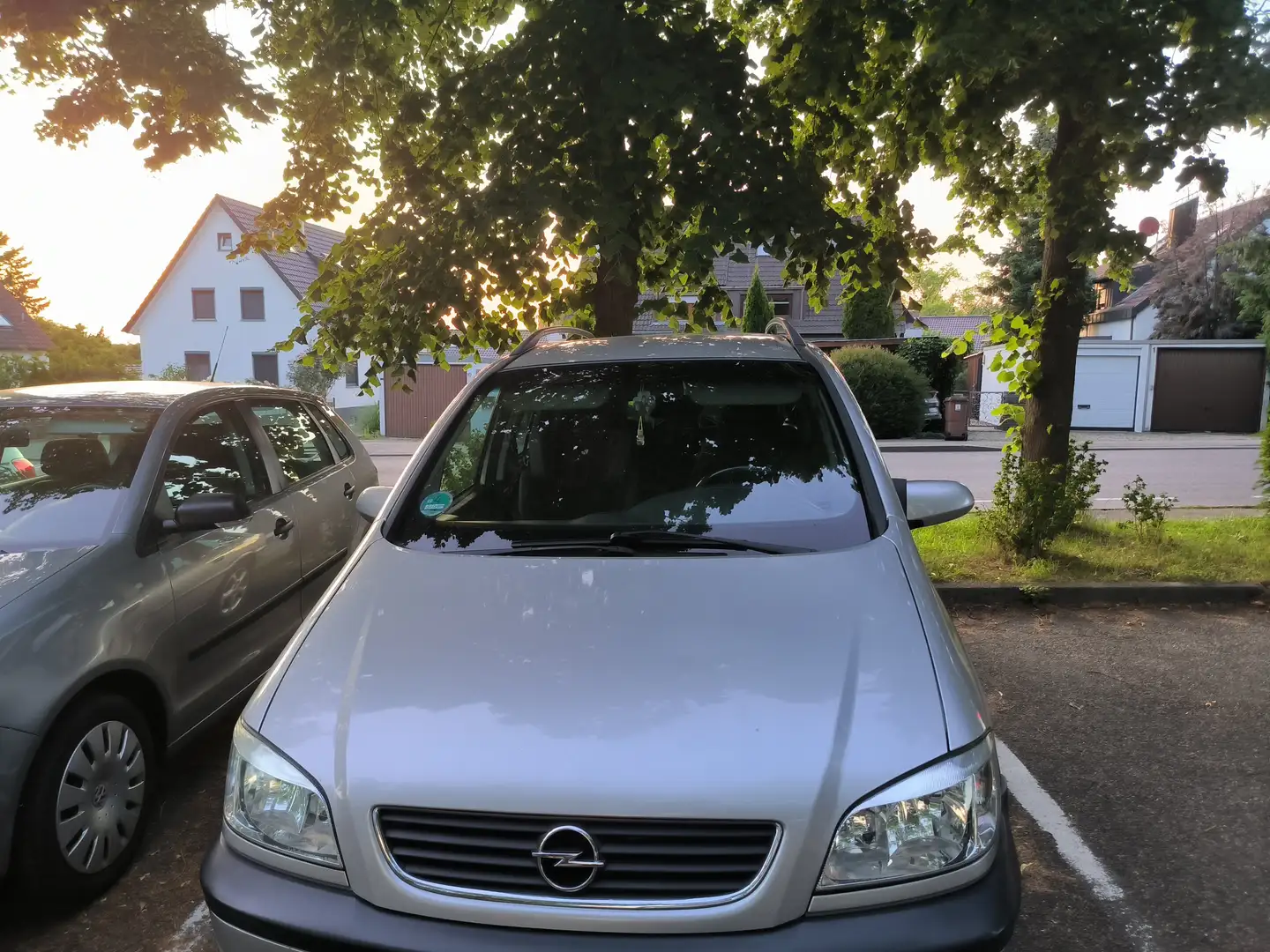 Opel Zafira Zafira 2.2 Selection Executive Gris - 2