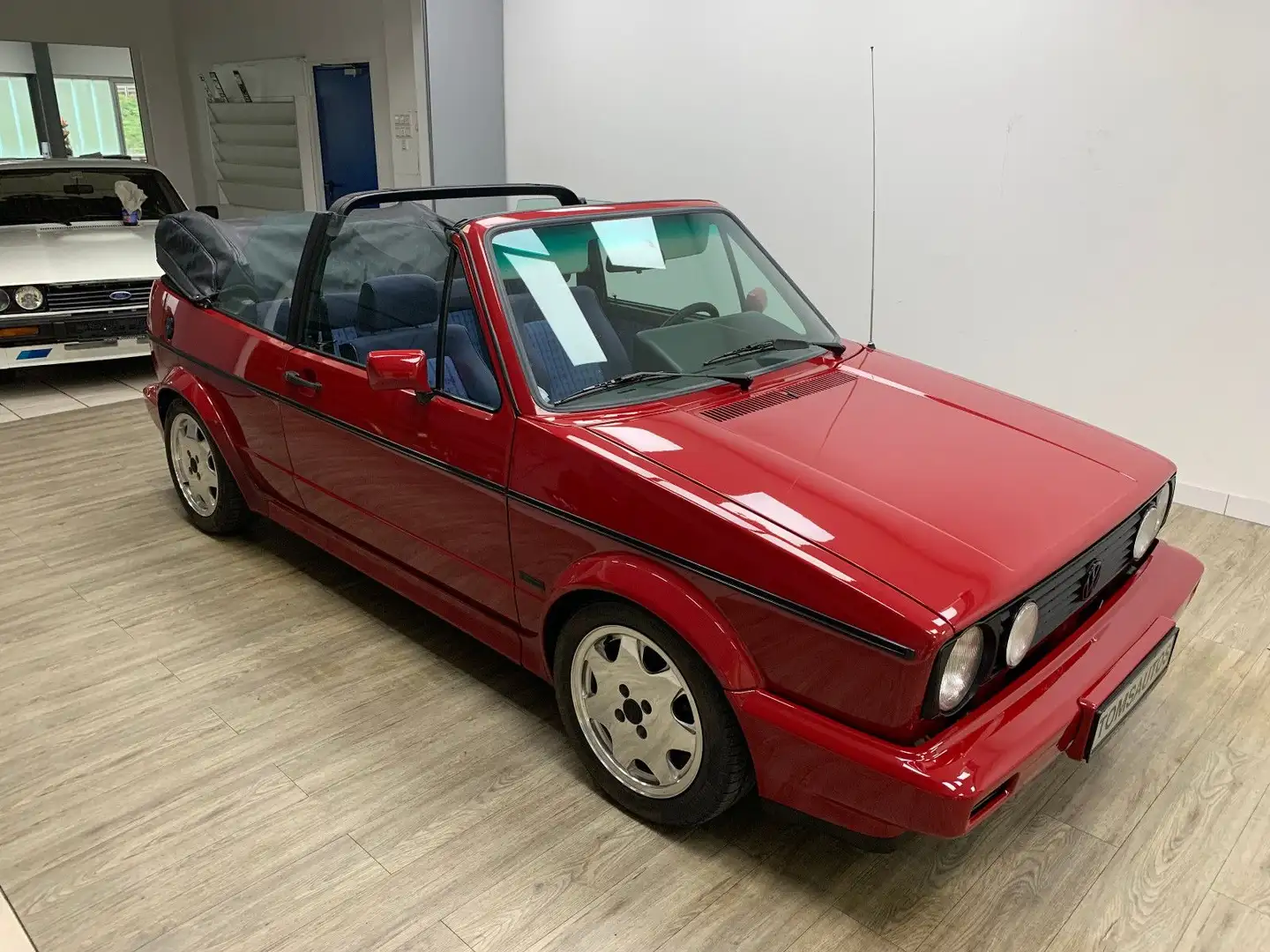 Volkswagen Golf I 1,8 Cabrio Top-Zustand Servo Rot - 2