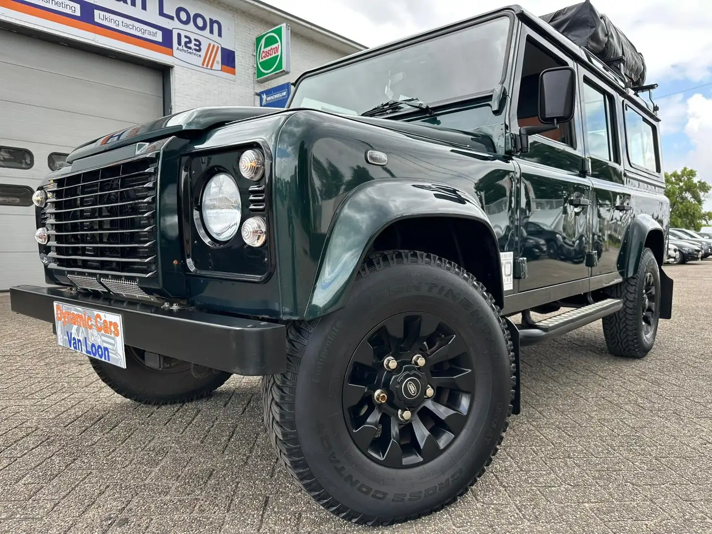 Land Rover Defender Defender 110 DPF Station Wagon Adventure, Daktent Groen - 1