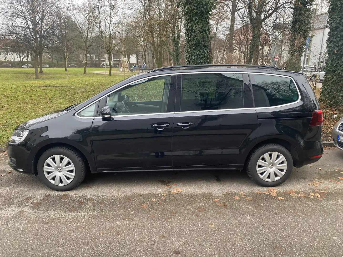 Volkswagen Sharan Sharan 1.4 TSI DSG Comfortline Schwarz - 1