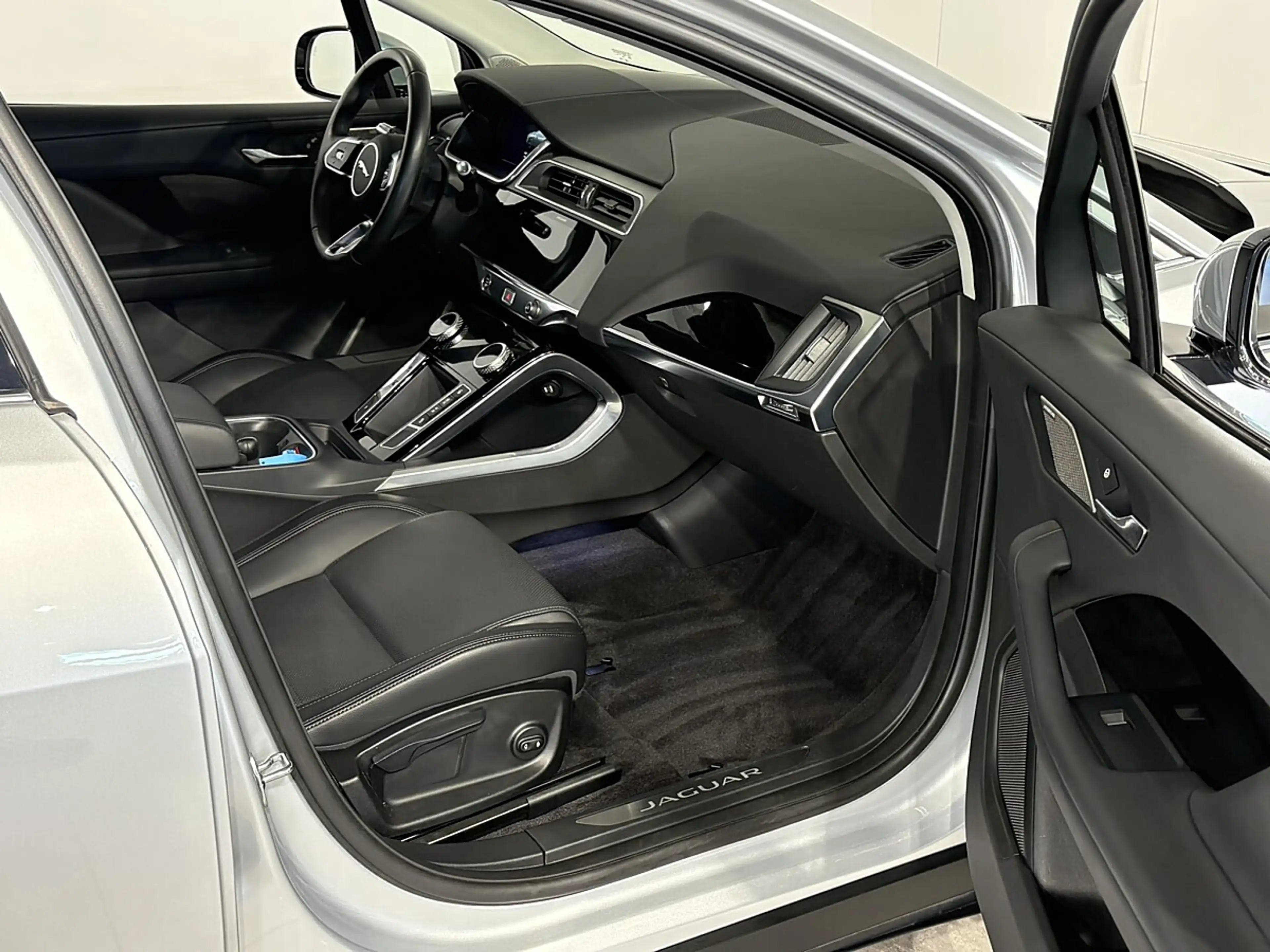 Jaguar I-Pace S EV400 AWD — photo 6